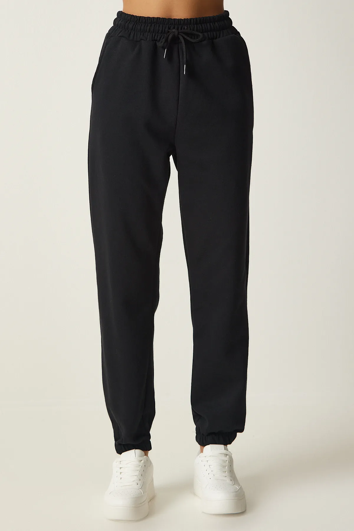Happiness İstanbul  Schwarze gestufte Strick-Jogginghose für Damen DZ00109
