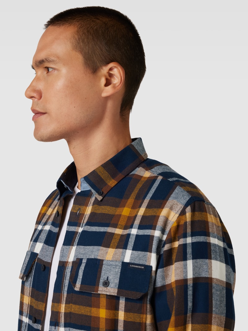 Freizeithemd mit Button-Down-Kragen in hellbraun