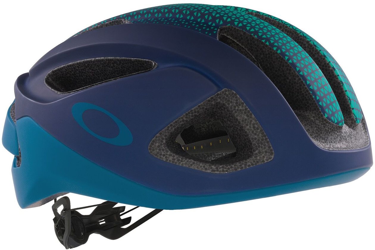 Oakley ARO3