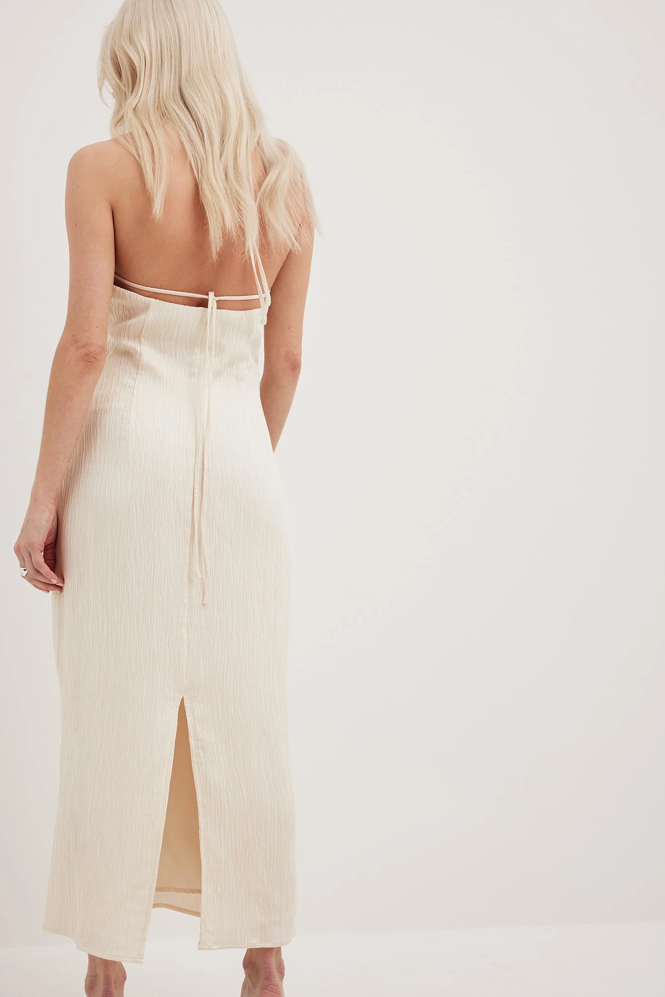 Strukturiertes Midikleid mit Rückenband