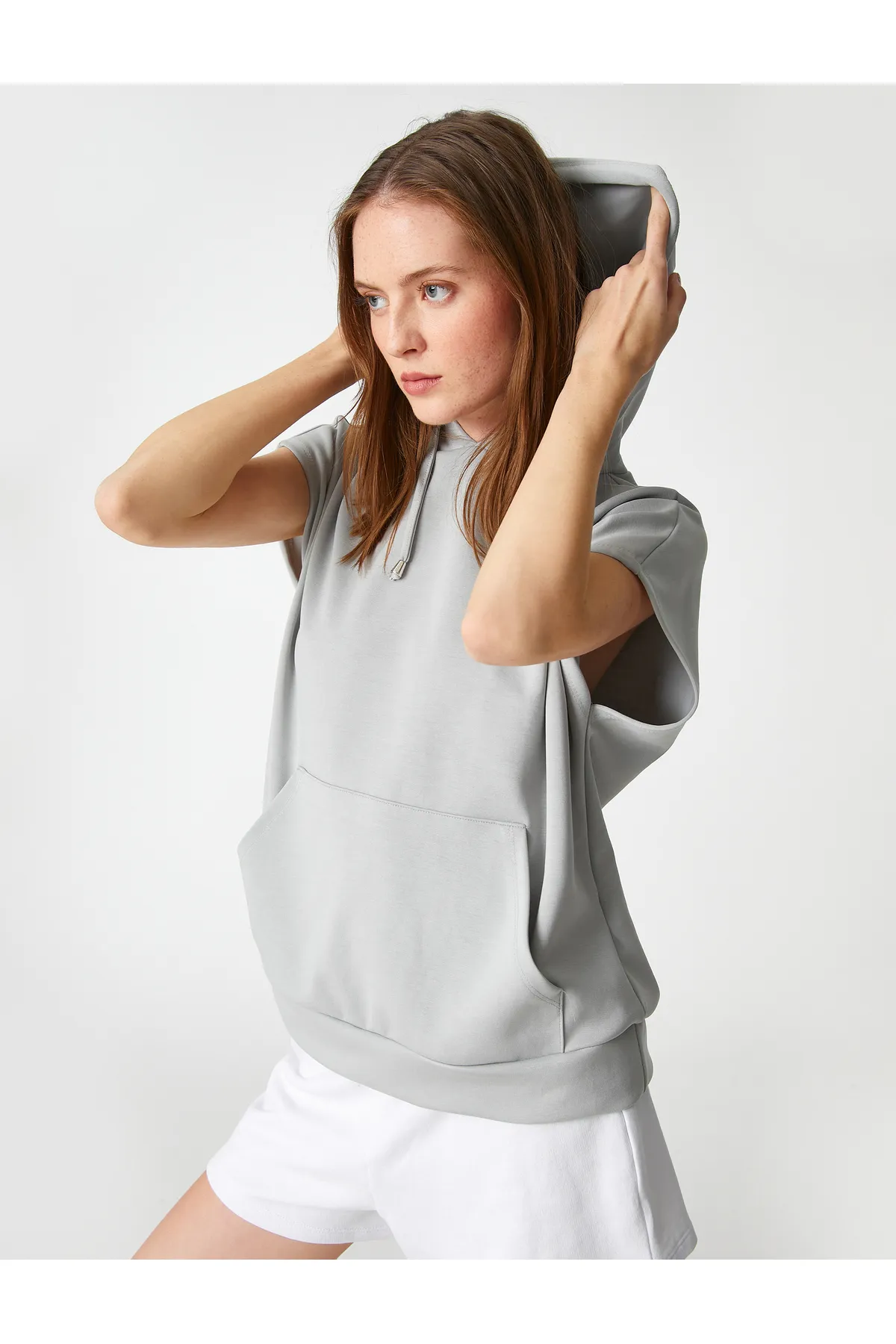 Koton  Kurzarm-Sweatshirt mit Kapuze und Kängurutasche aus Modalmischung