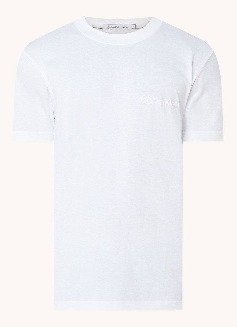 Tricou Calvin Klein cu sigla companiei.