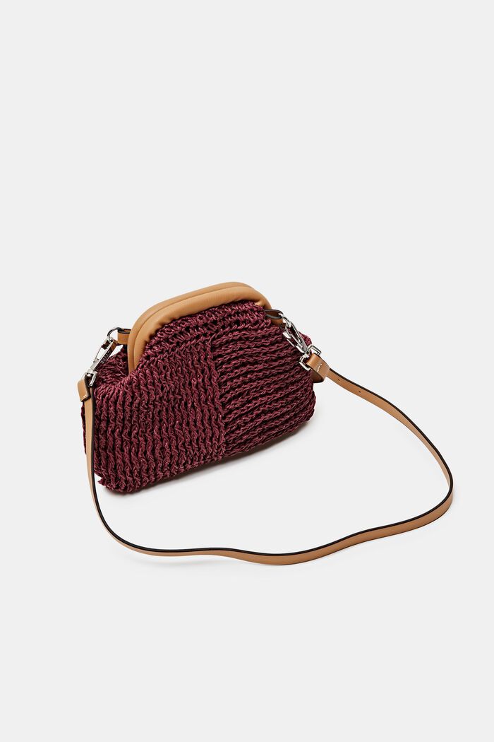Schultertasche aus Bast mit Details in Lederoptik