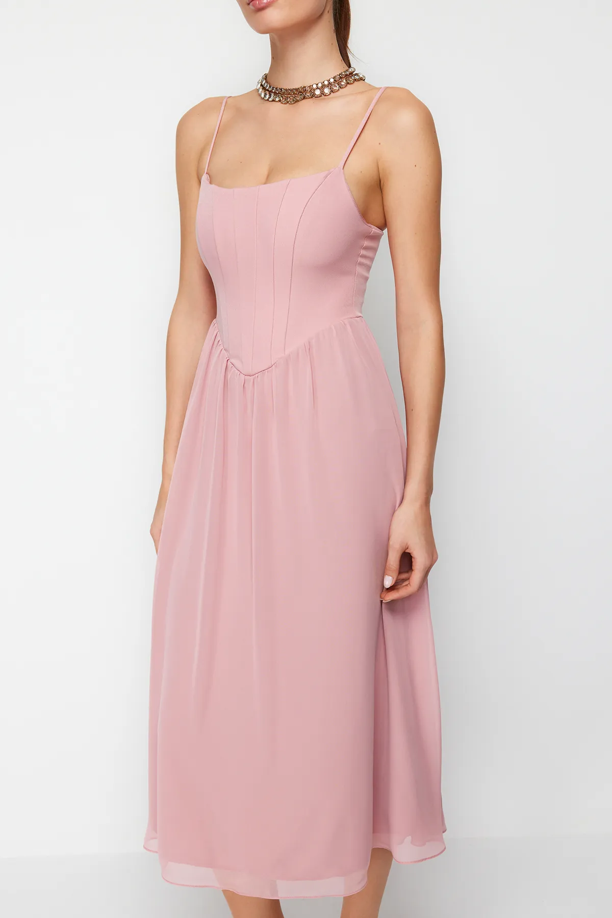 Trendyol Collection  Dusty Rose Taillenöffnung/Skater-gefüttertes Korsett, detailliertes, elegantes Abendkleid aus Tüll