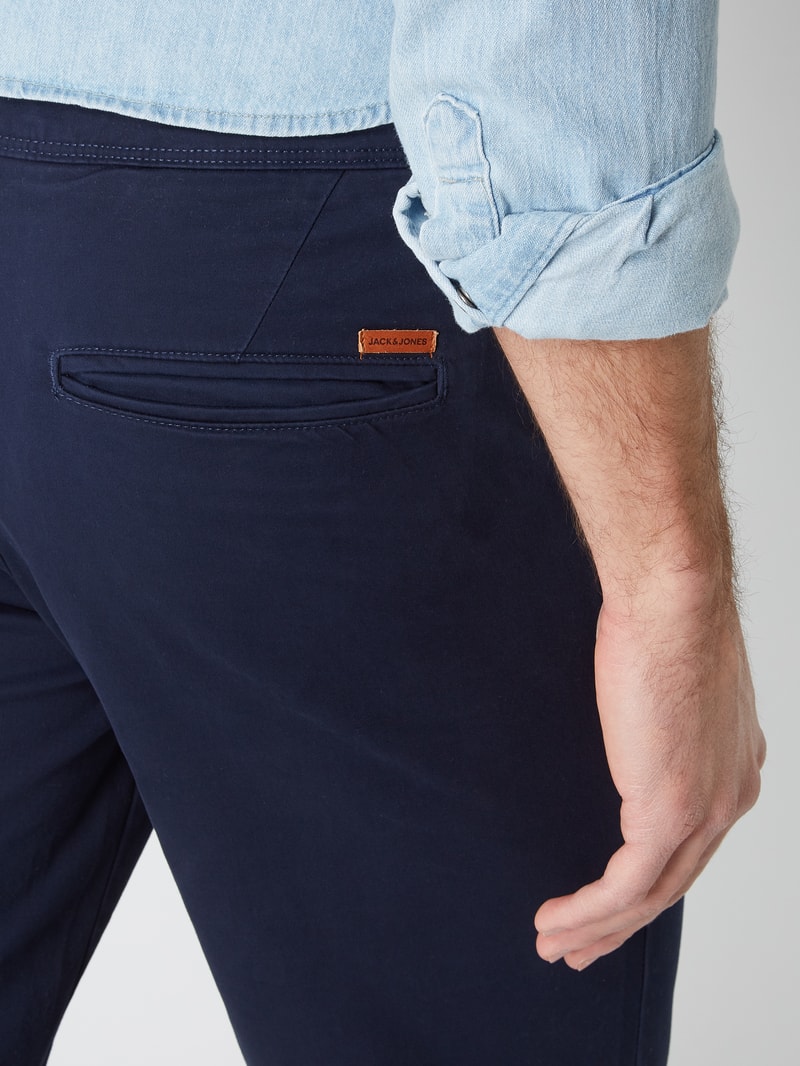 Slim Fit Chino mit Stretch-Anteil in dunkelblau