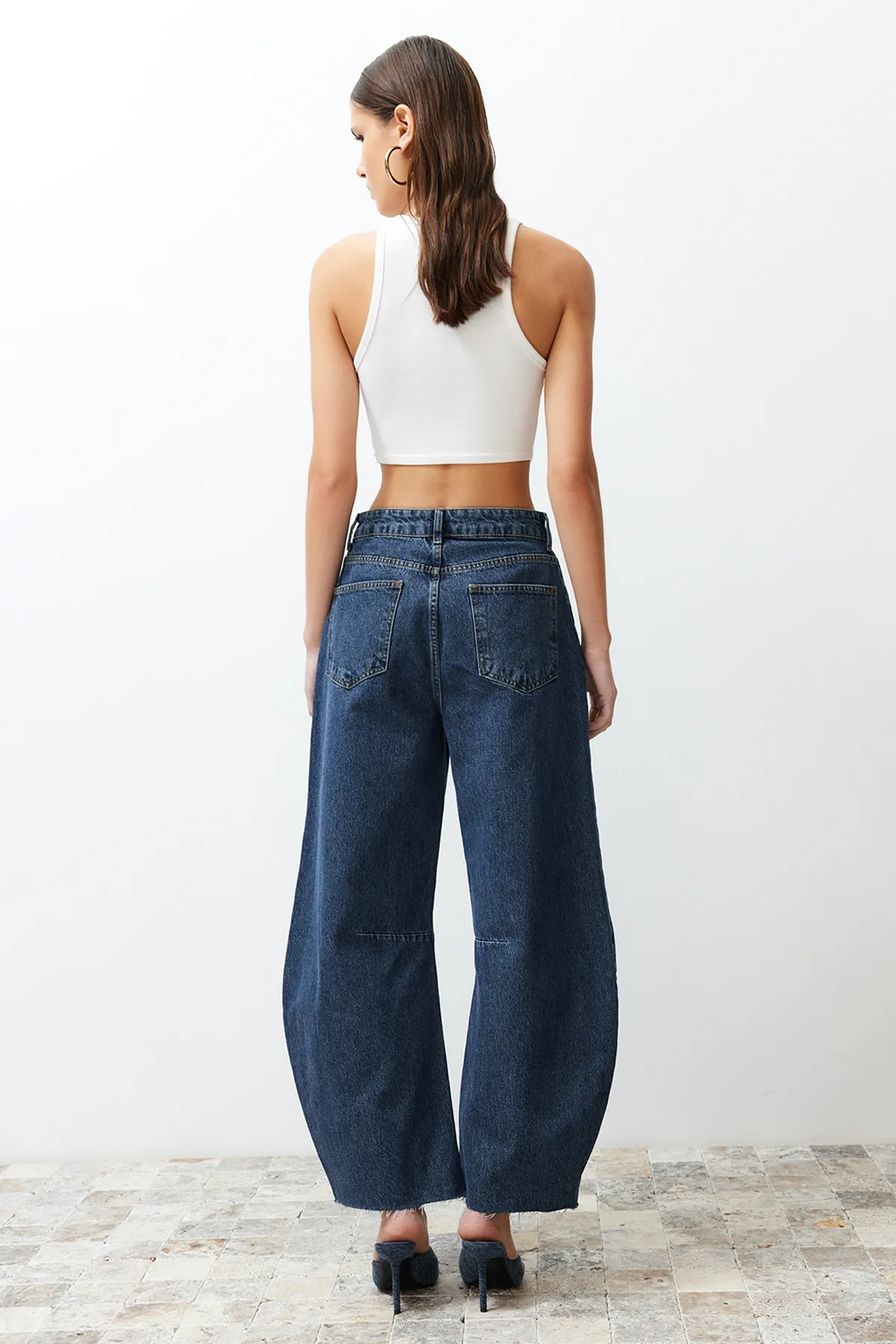 Trendyol Collection  High Waist Balloon Jeans - Dunkelblau, Nahtdetail, Nachhaltiger TWOSS24JE00141