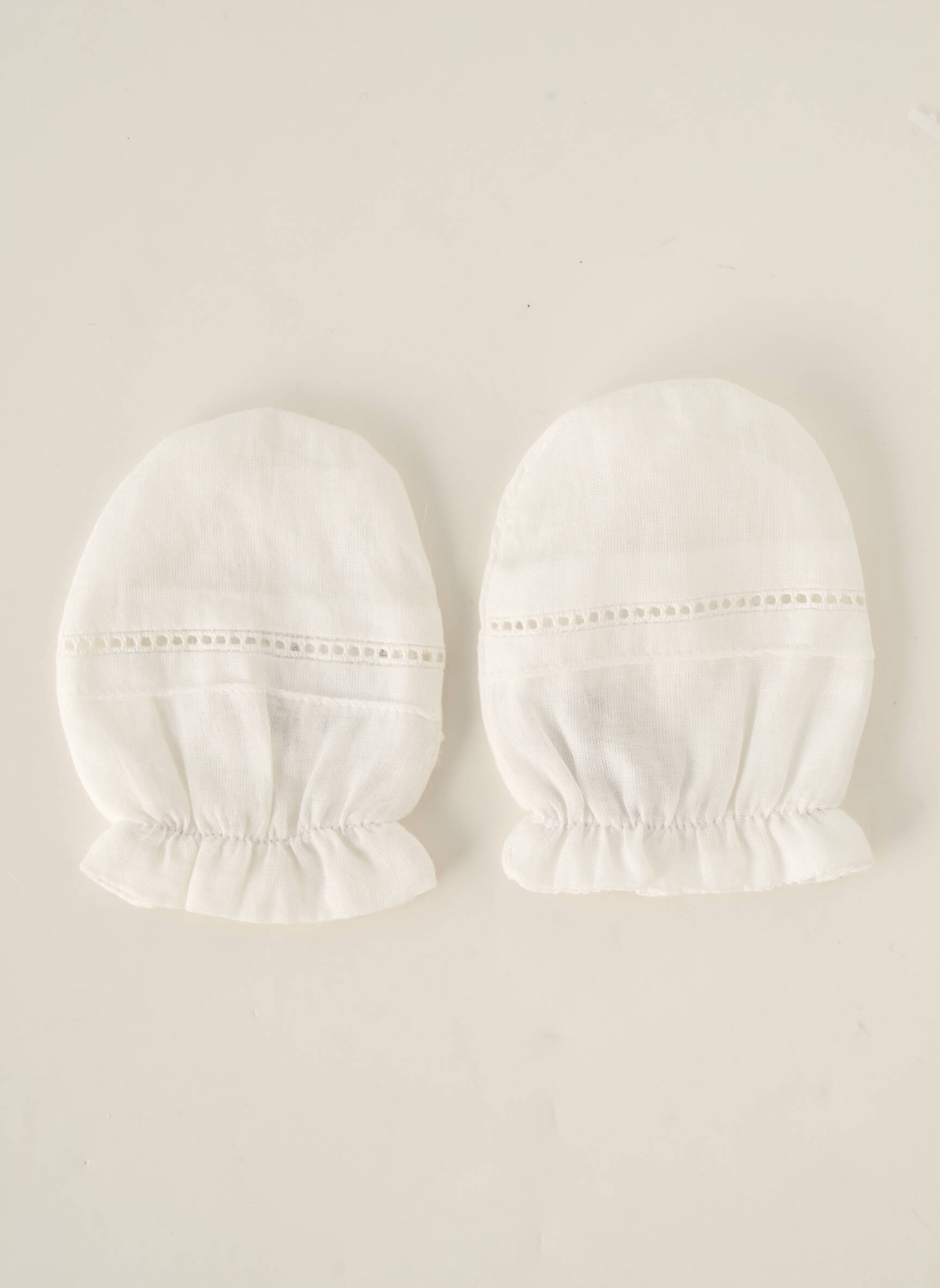 Baby Dior Gants Enfant couleur blanc
