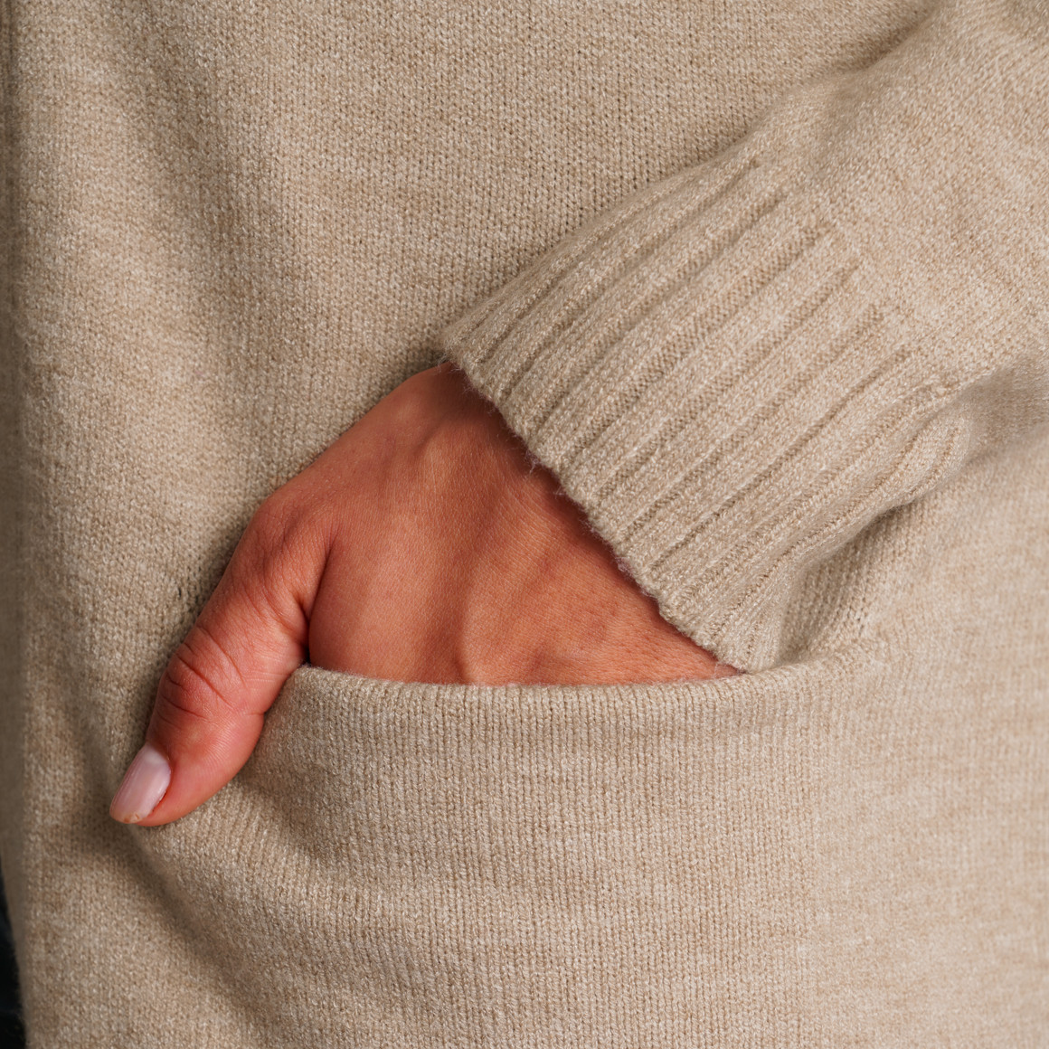 Damen Strickjacke mit zwei Einschubtaschen