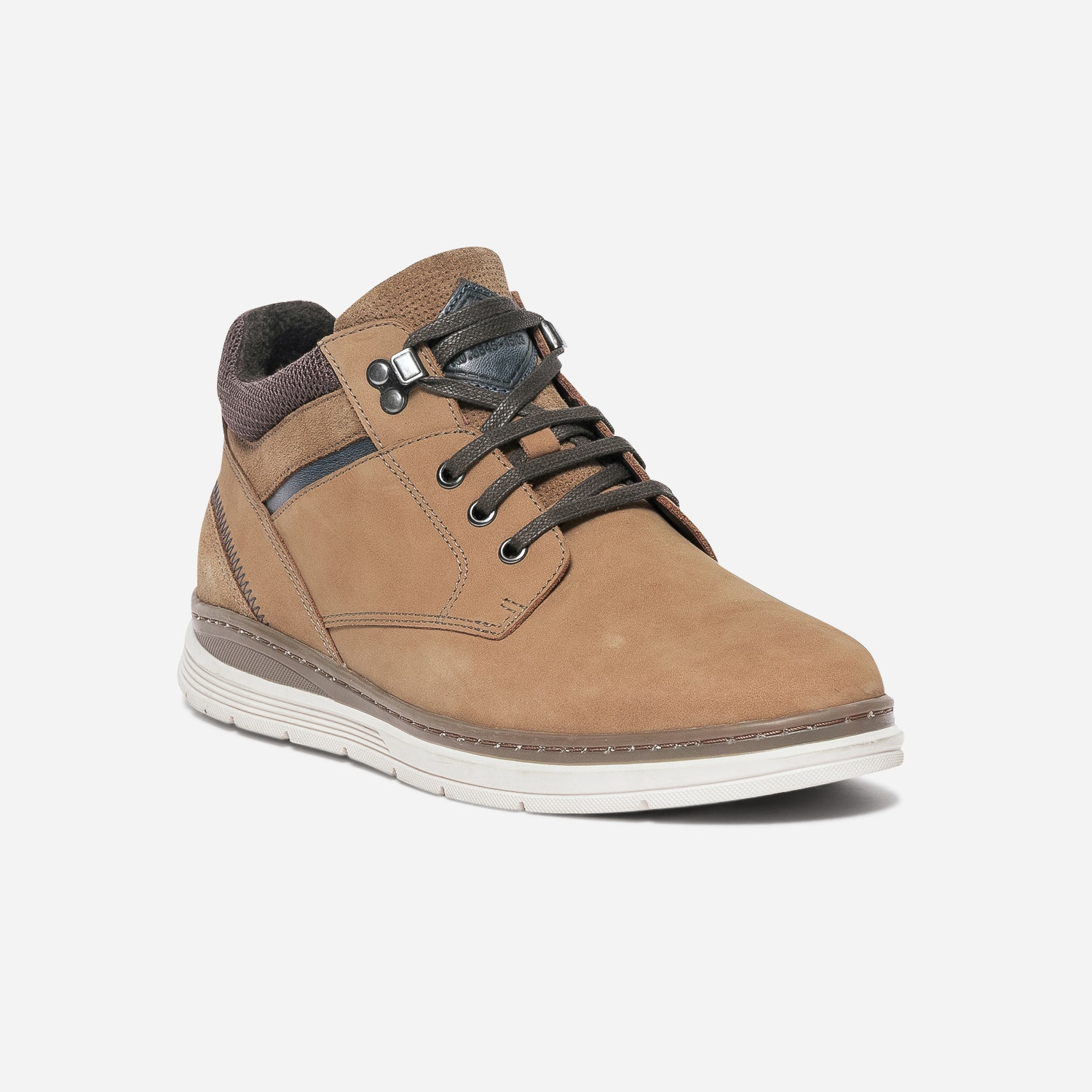 Boots à lacet camel en cuir nubuck