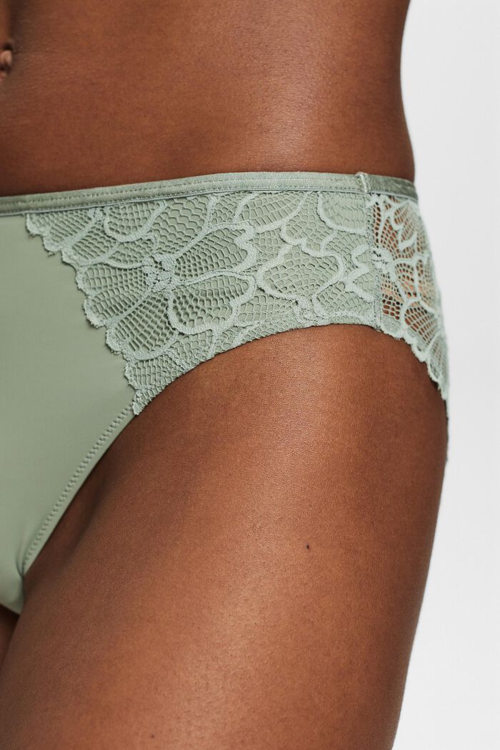 Slip aus floraler Spitze