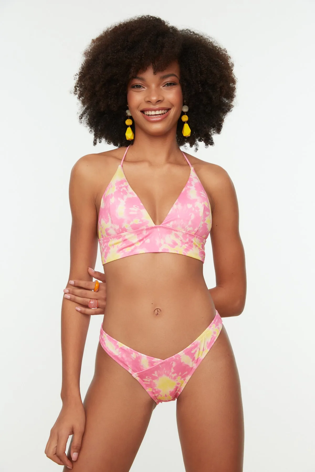 Trendyol Collection  Bikinihose mit Batikmuster und V-Ausschnitt TBESS22BA0024