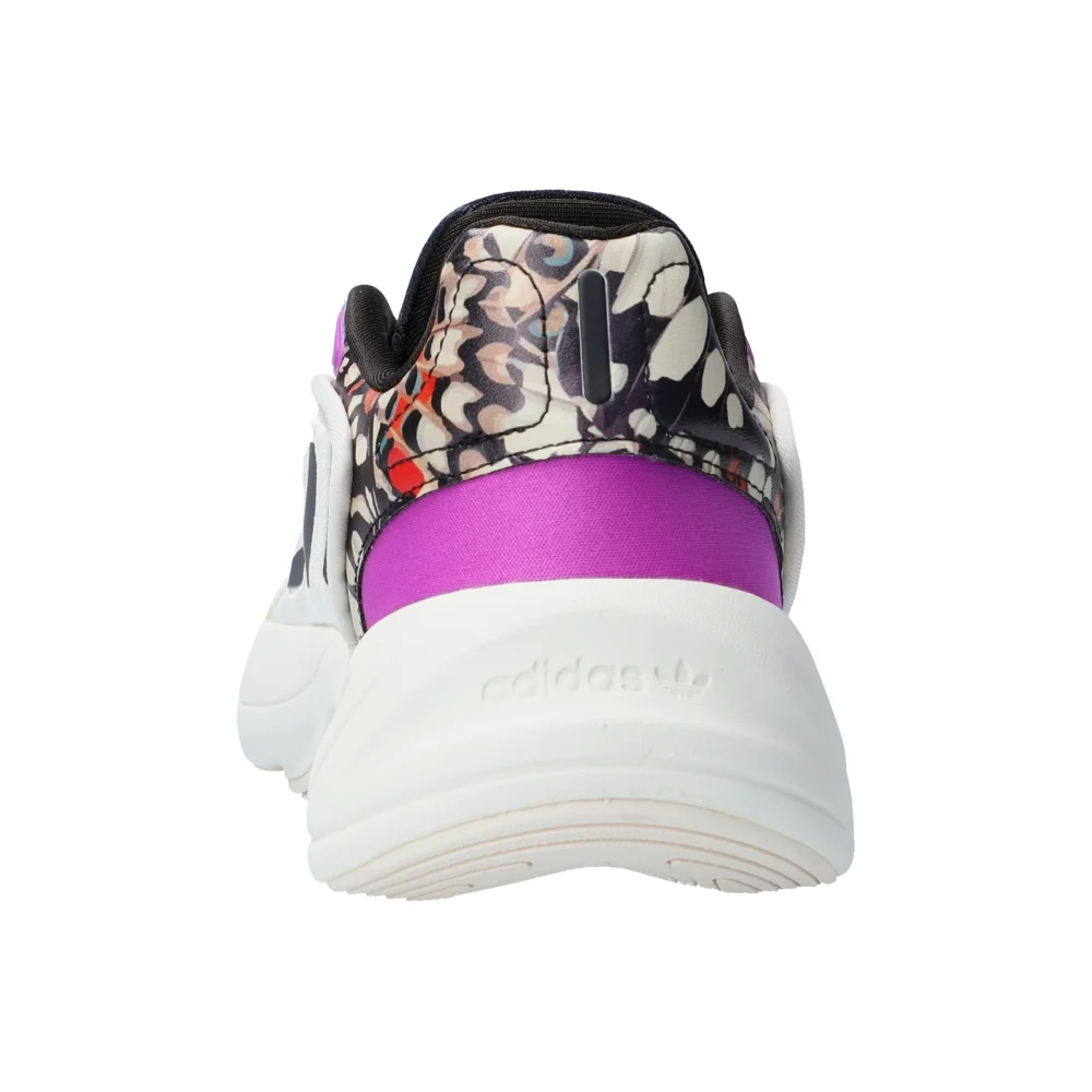 adidas Ozelia HP6373 / weiss