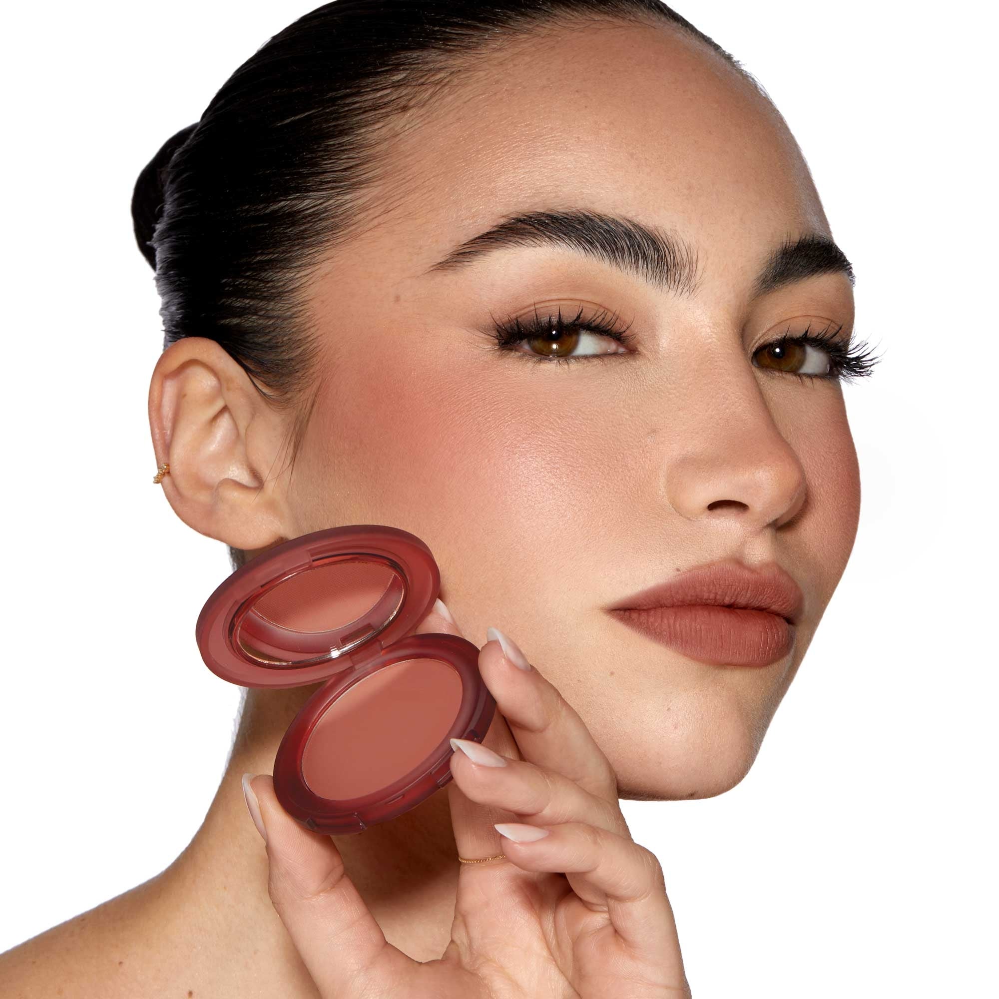 Colorete en polvo compacto para difuminar primeros planos del rostro