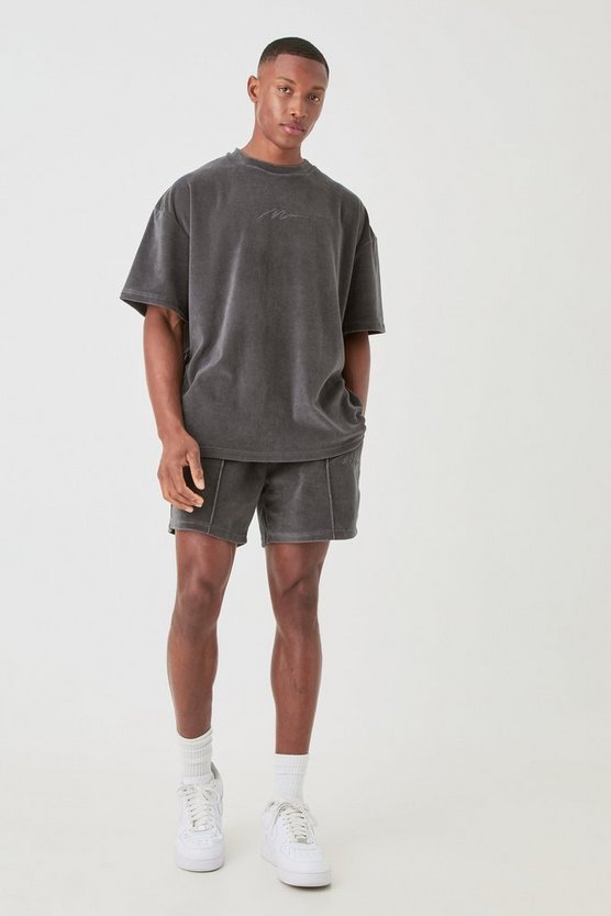 Man Oversize Velour T-Shirt & Shorts Set