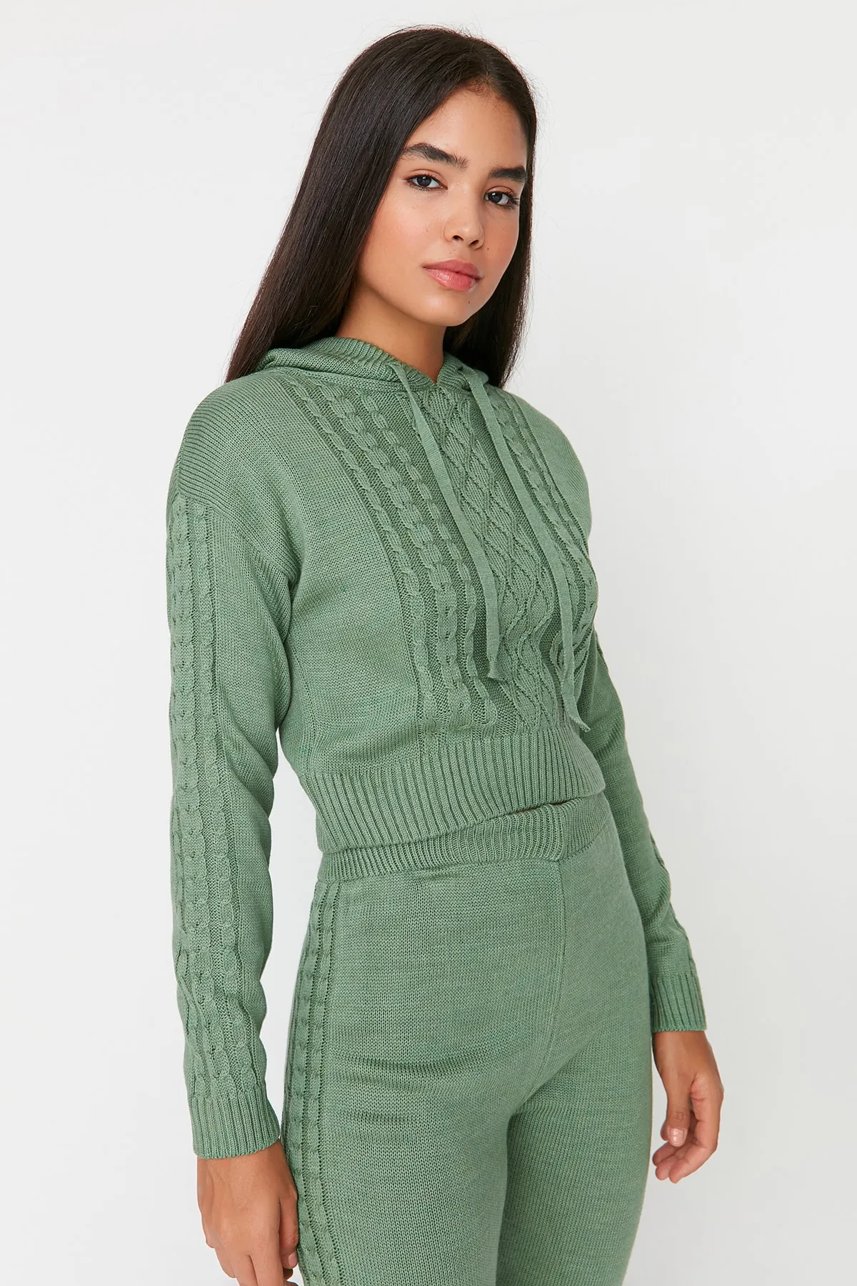 Trendyol Collection  Needle Green Strick-Set mit gestreifter Strickhose und Oberteil THMAW23AU00014