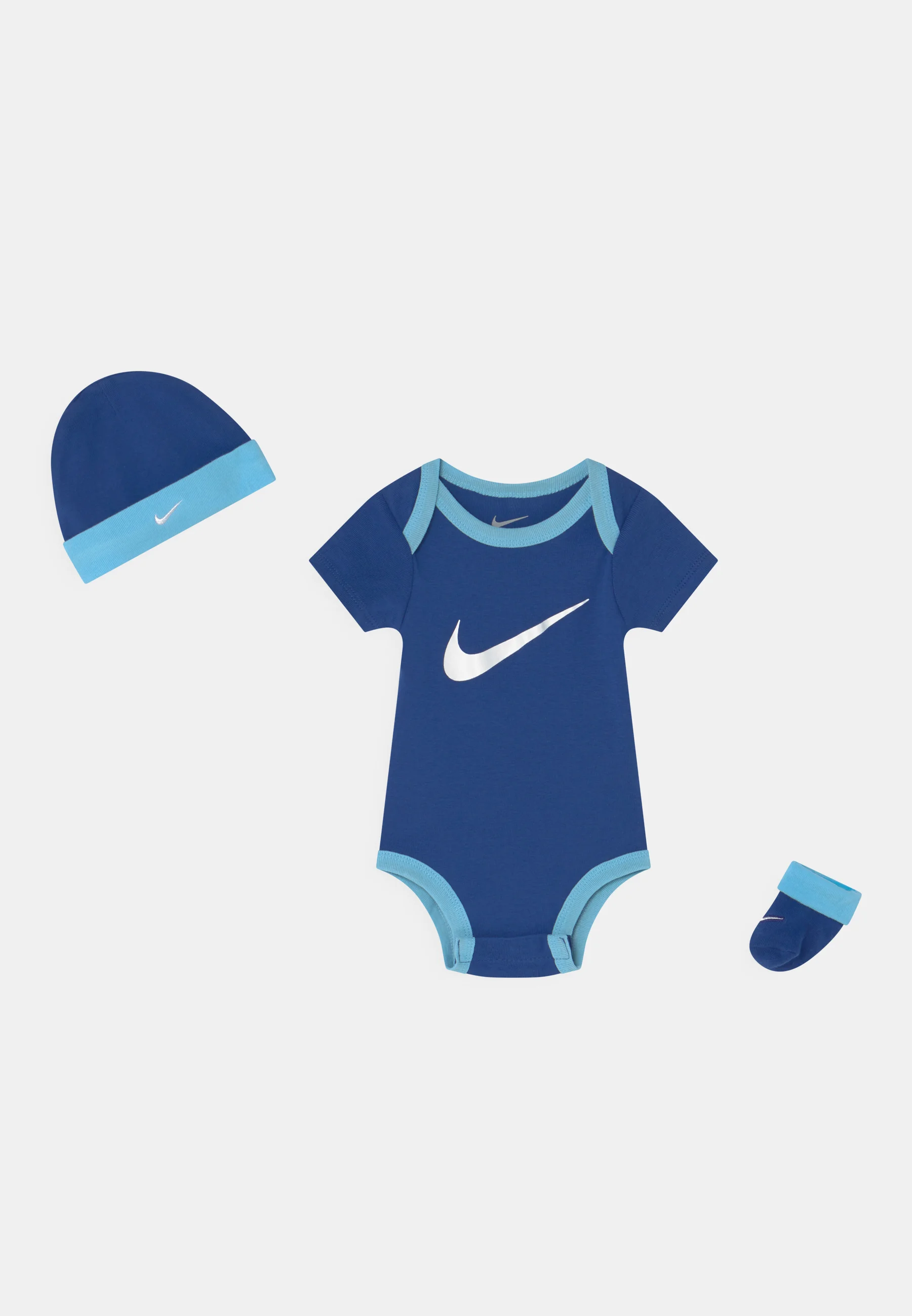 Conjunto Nike Sportswear - Gorro