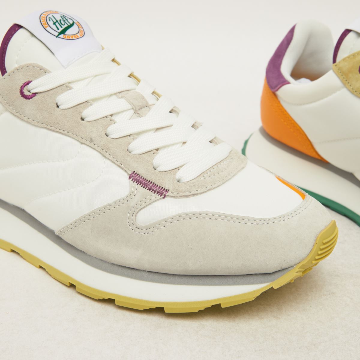 HOFF – Vita termosneakers för friidrottare i flerfärgat