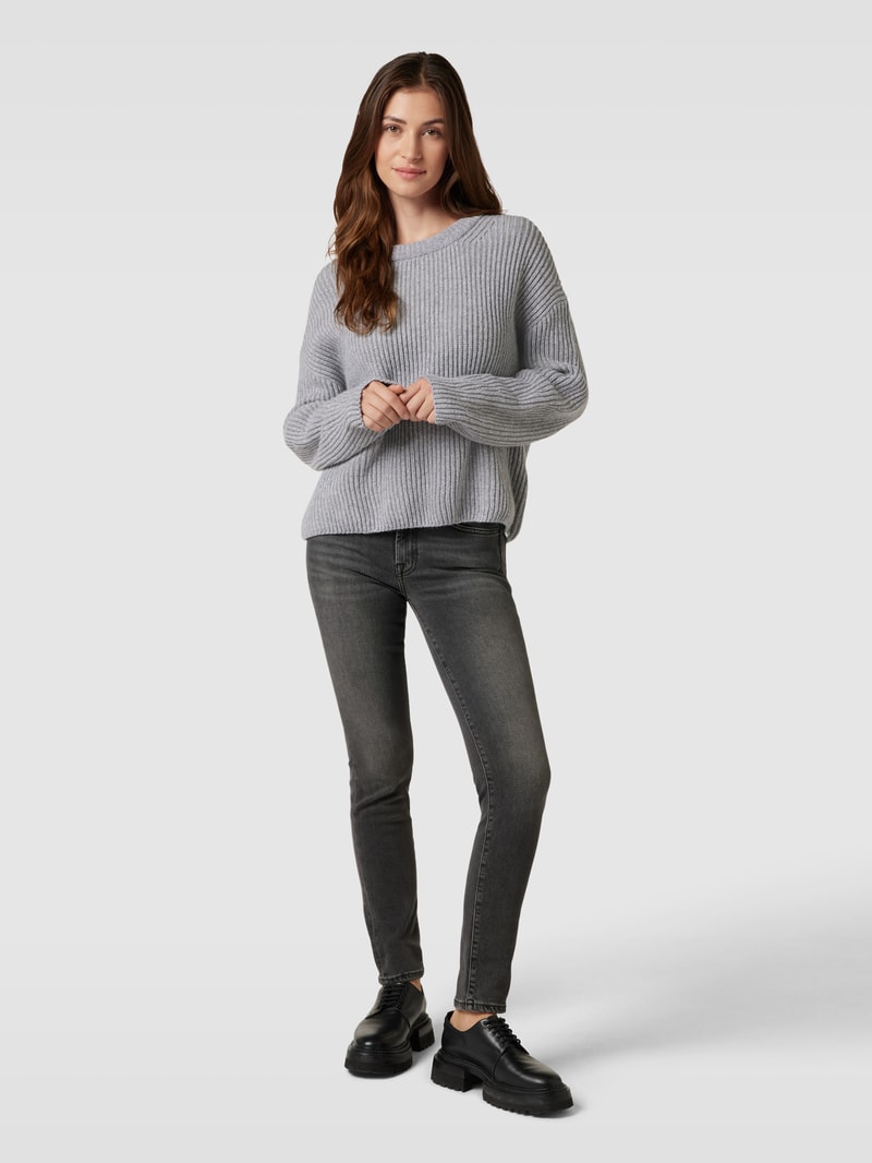 Jeans in unifarbenem Design Modell 'Roxanne' in schwarz