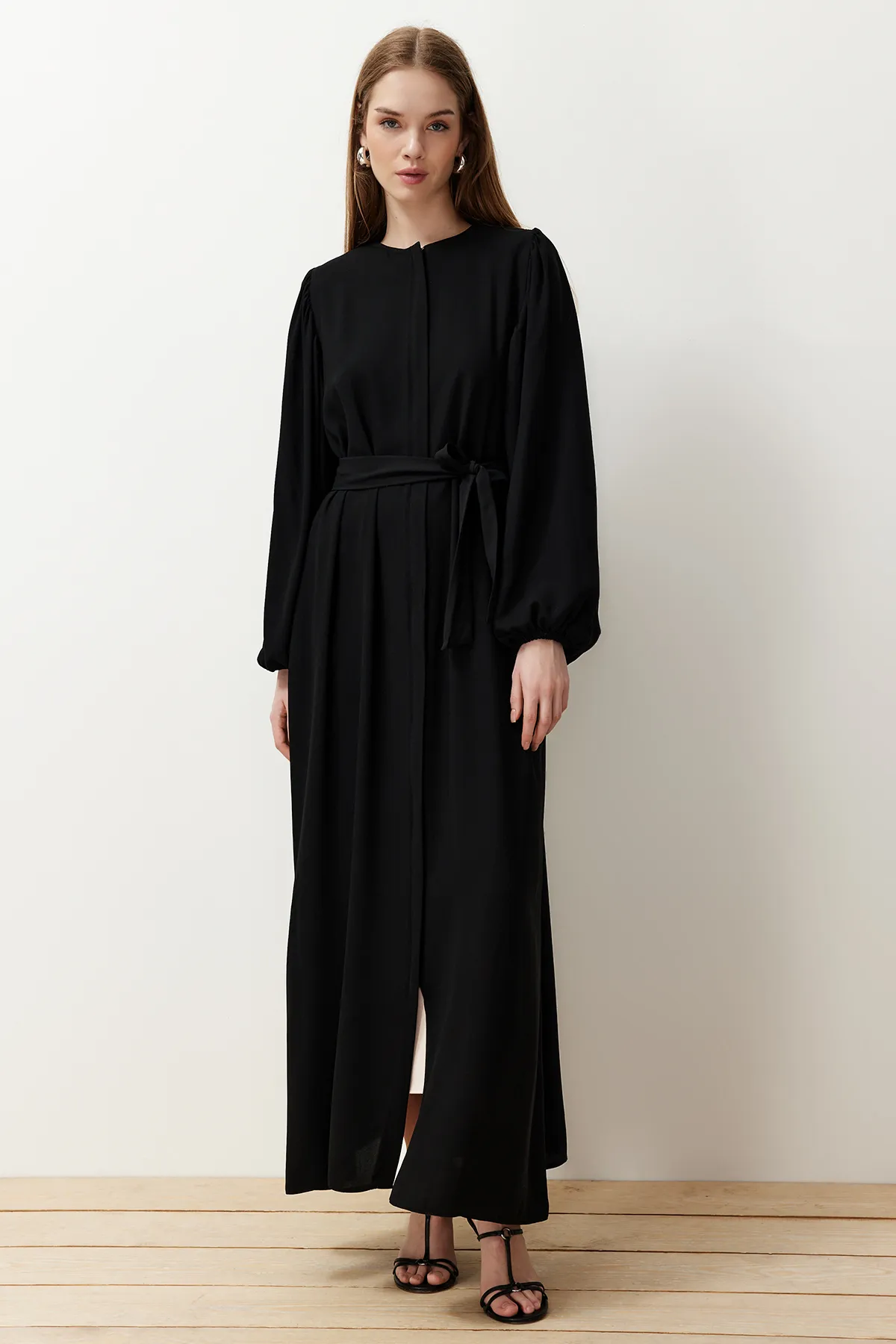 Trendyol Modest  Schwarze, gewebte Mevlana-Kappe mit Ballonärmeln und Reißverschluss und Ferace TCTSS24KF00030
