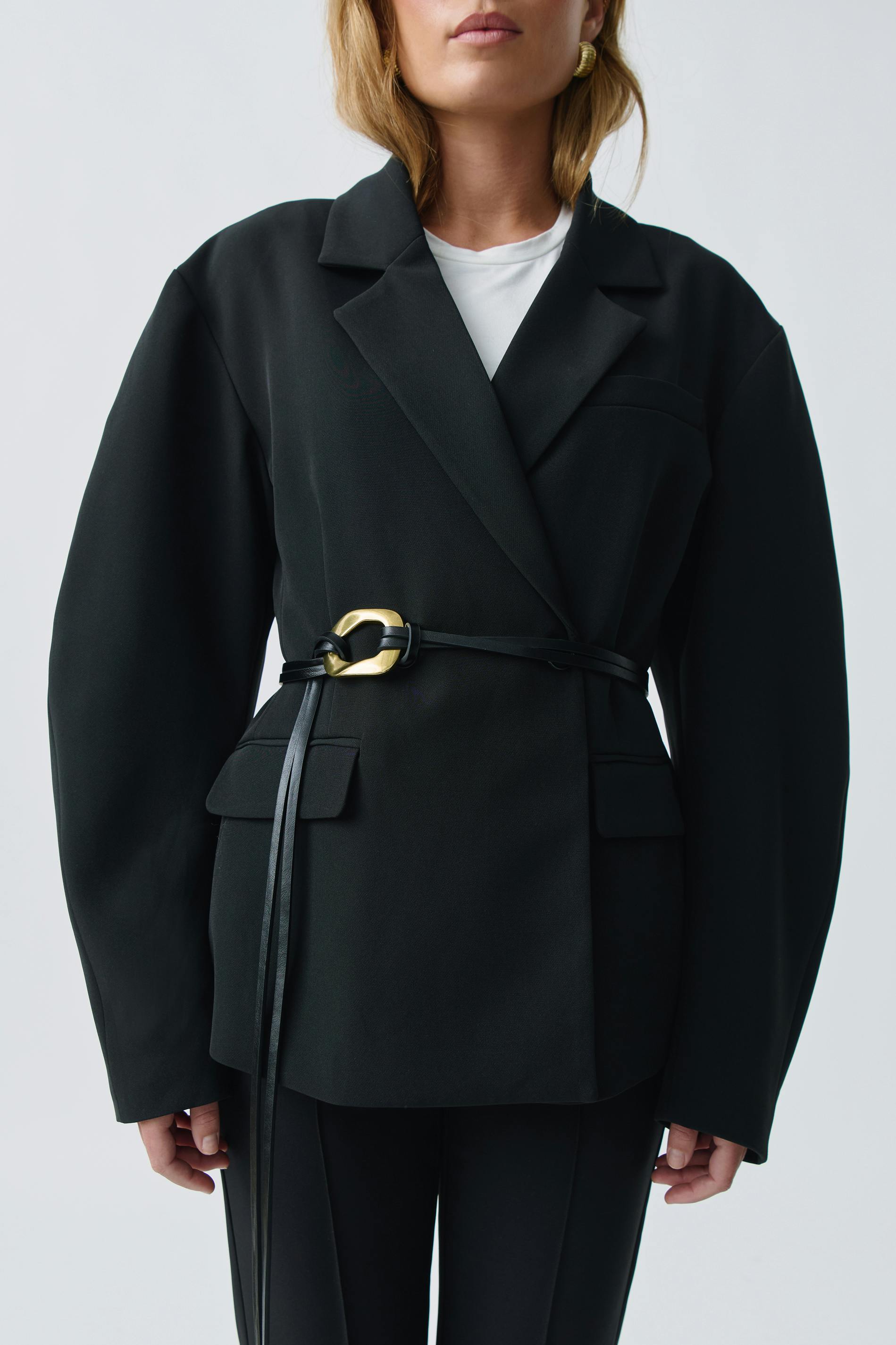 Two strap tie belt