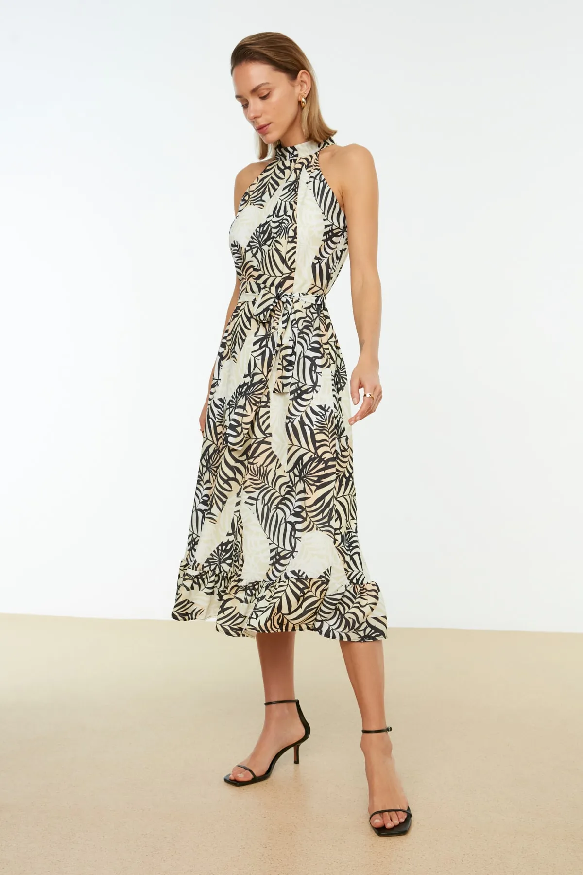 Trendyol Collection  Kamelfarbenes, gewebtes Midikleid mit Animal-Print und Gürtel TWOSS19YD0032