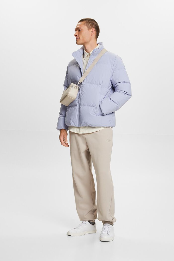 Recycelt: Pufferjacke mit Daunen