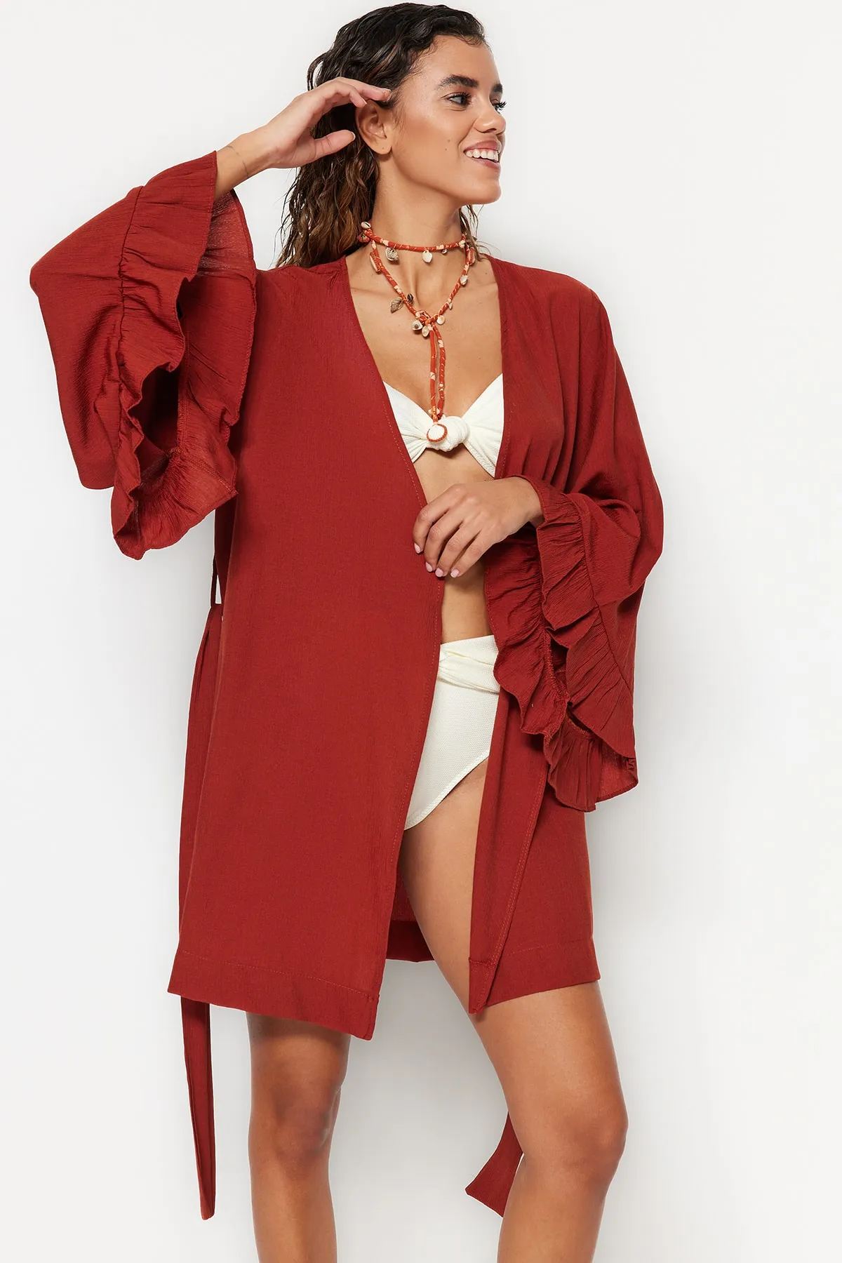 Trendyol Collection  Zimtfarbener, gewebter Mini-Volant-Kimono und -Kaftan mit Gürtel TBESS21KM0002