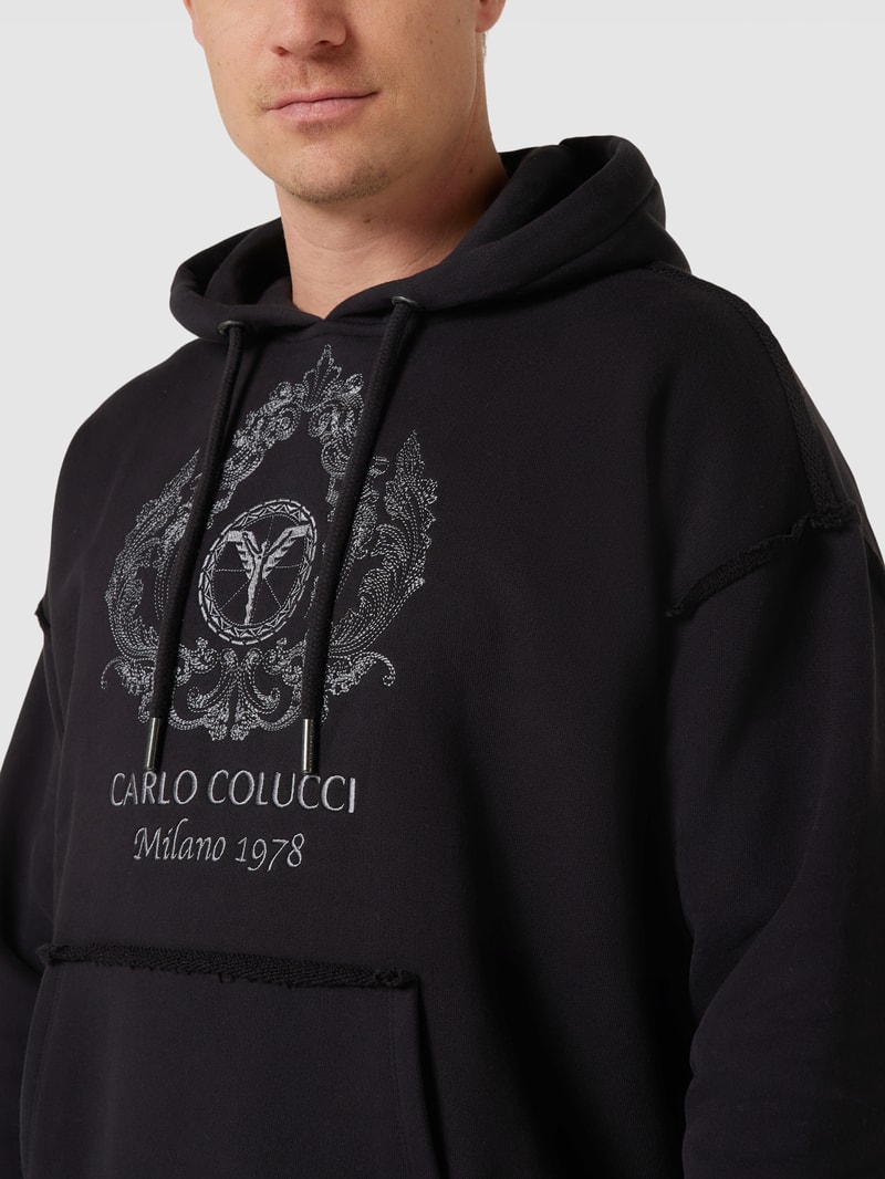 Hoodie mit Label-Stitching in schwarz