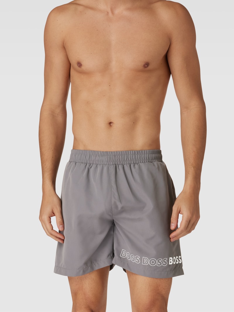 Badehose mit Label-Print Modell 'Dolphin' in mittelgrau