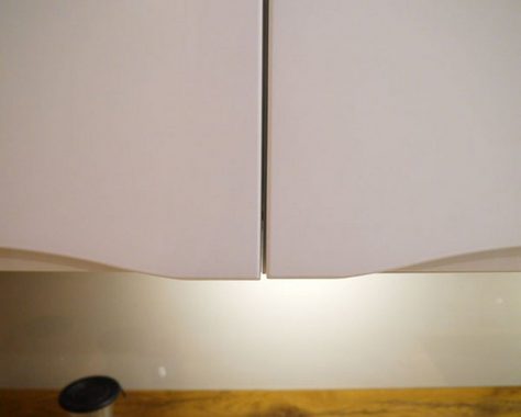 Feldmann-Wohnen Sockelblende Napoli, 60cm Front- und Korpusfarbe wählbar grifflos vollintegriert