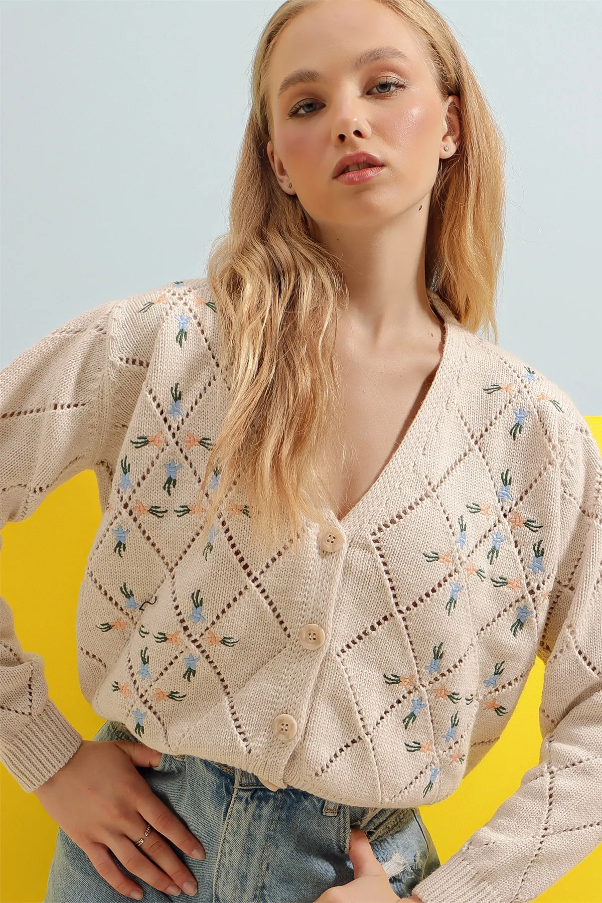 Trend Alaçatı Stili  Strickjacke - Beige - Regular Fit