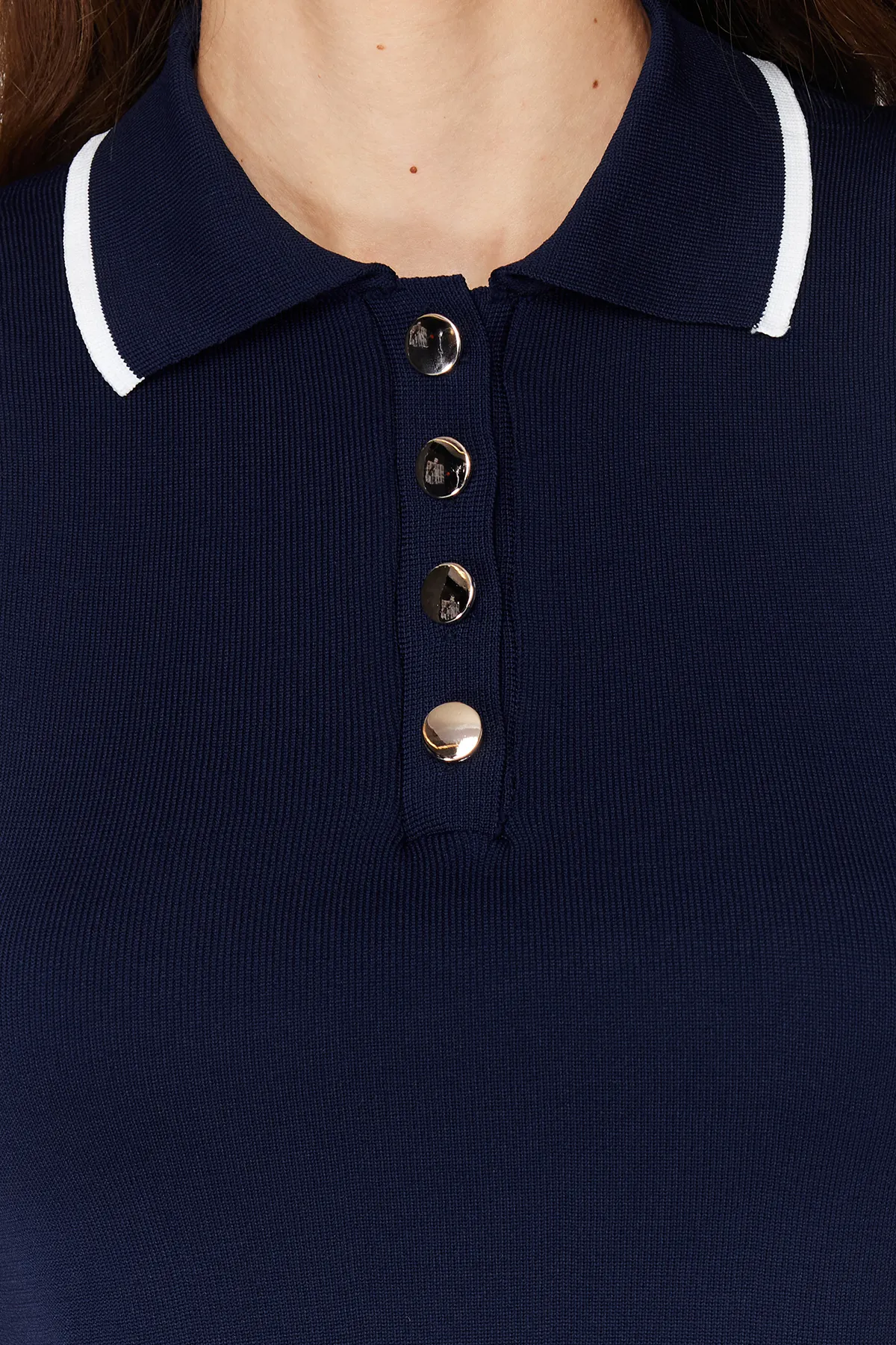 Trendyol Collection  Marineblaue Rollkragen-Strickbluse mit Rollkragen TWOSS24BZ00244
