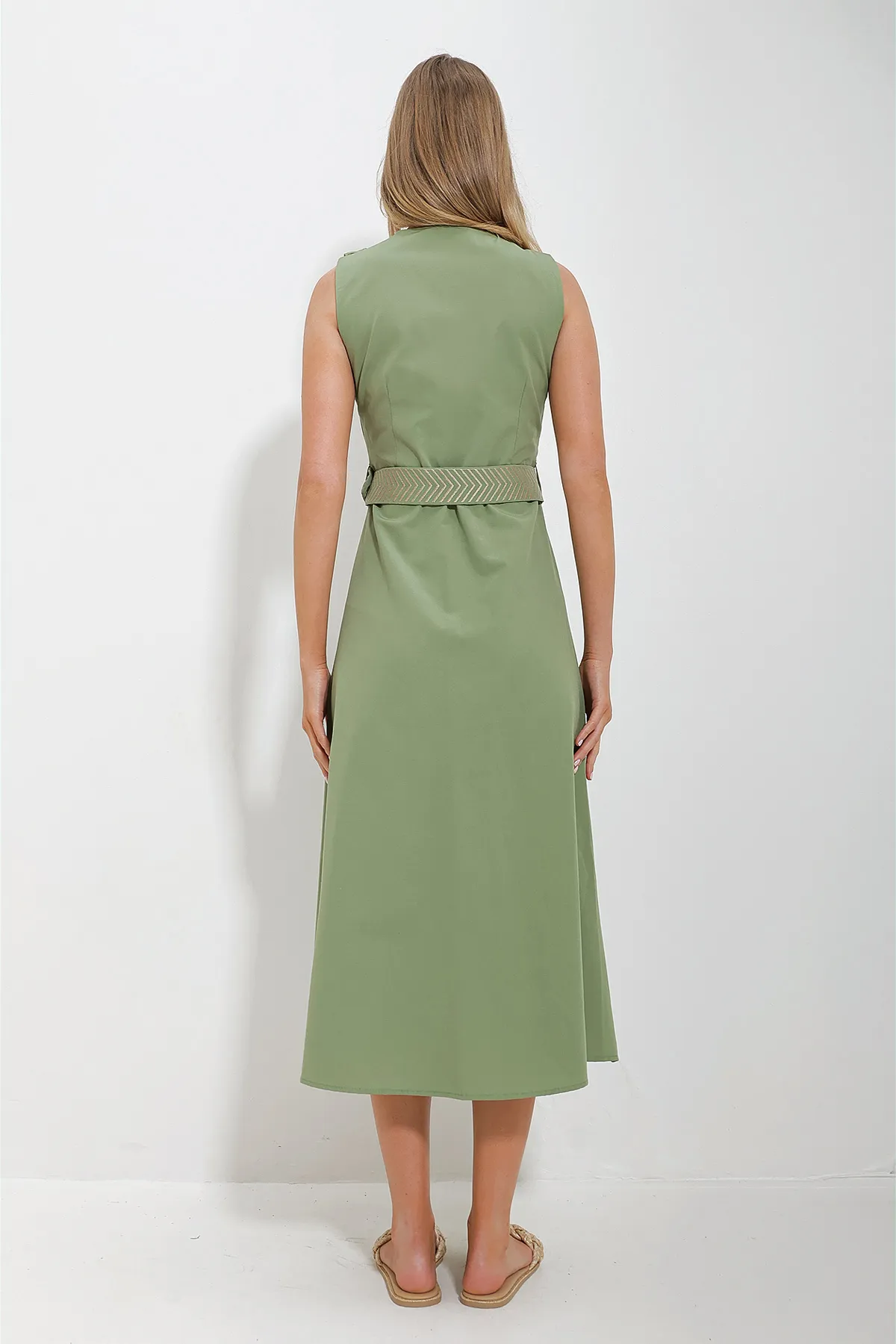 Trend Alaçatı Stili  Damenkleid aus Popeline in Khaki mit Rüschengürtel vorne und gewebtem Kleid ALC-X11609