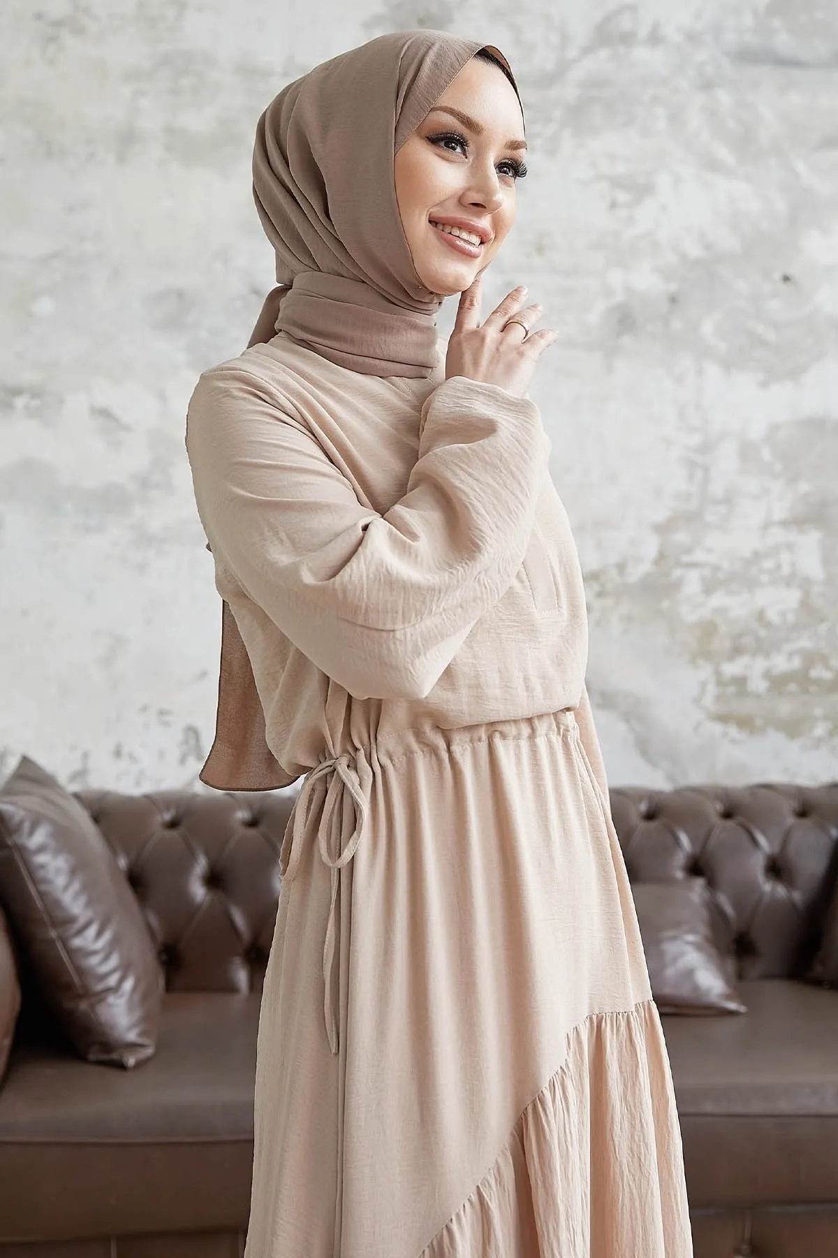 InStyle  Merya Tunel Weiches Ayrobin-Kleid mit Gürtel – Beige
