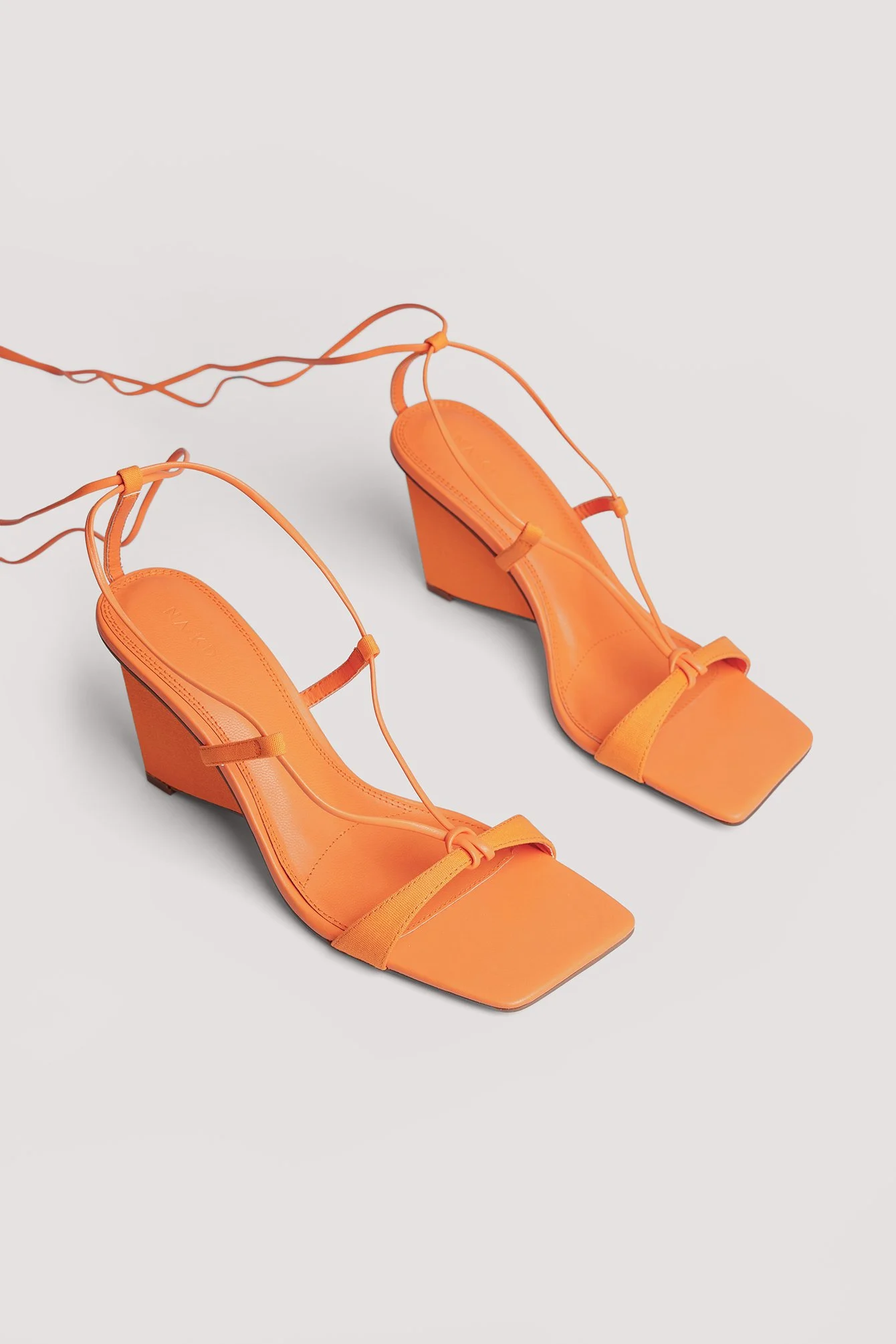 Wedges aus Canvas