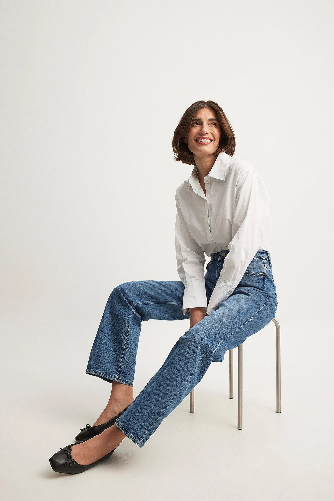 Gerade geschnittene Jeans mit hoher Taille