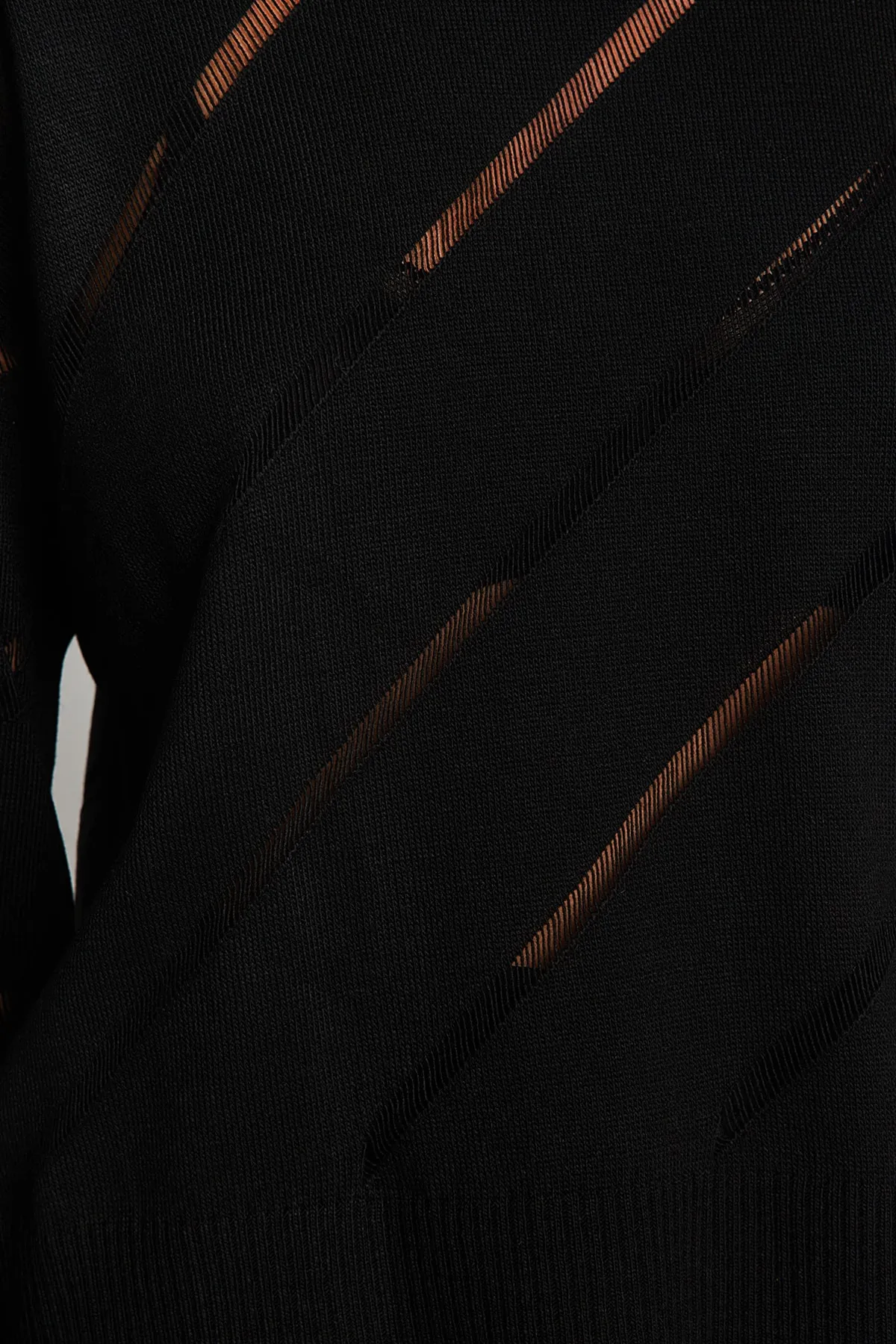 Trendyol Collection  Schwarzer Strickpullover mit Lochmuster TWOAW24KZ00157