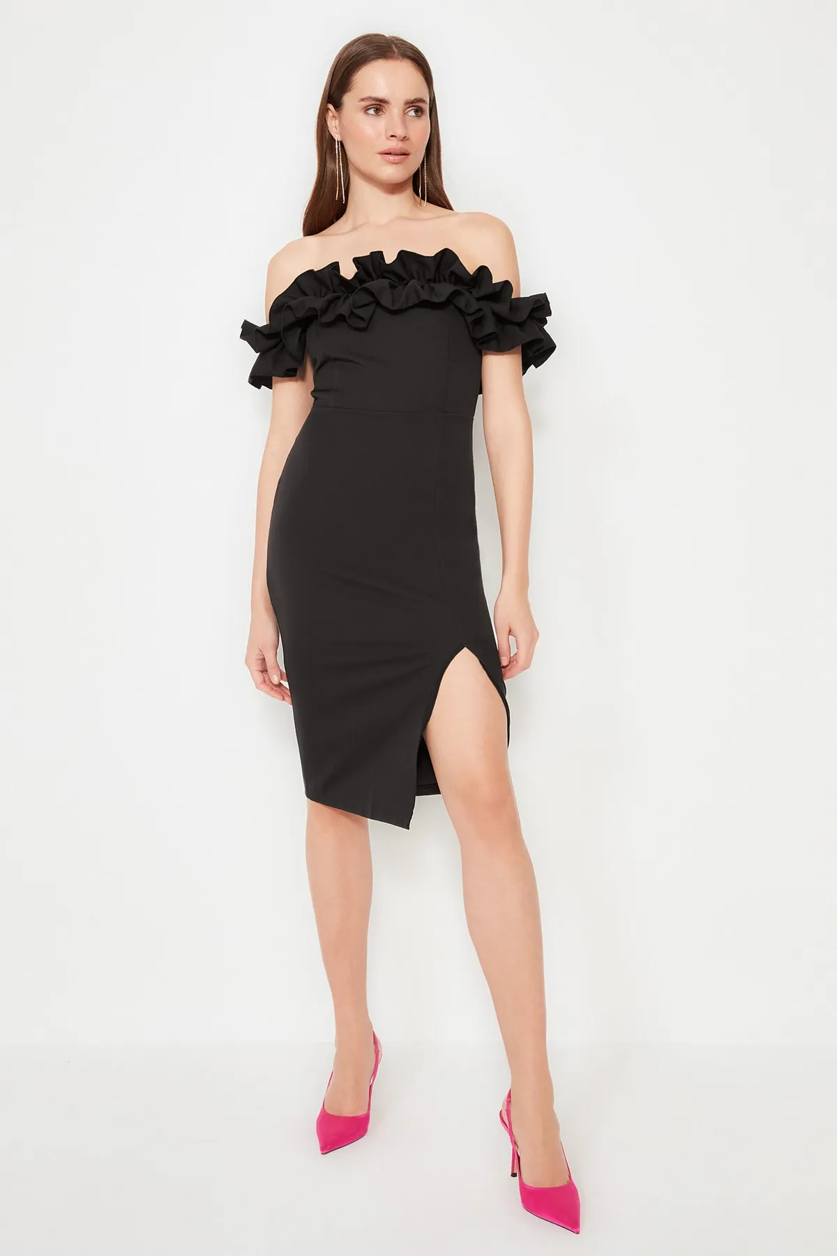 Trendyol Collection  Schwarzes, tailliertes, gewebtes Abendkleid TPRSS21EL1515