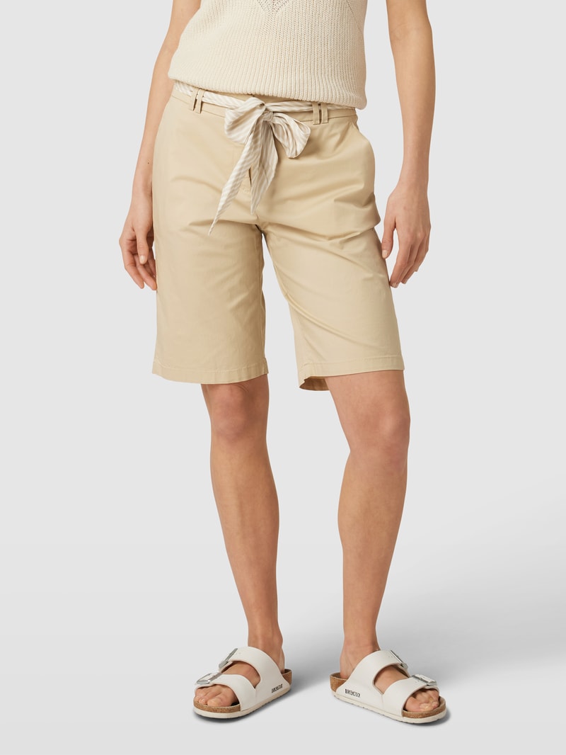 Bermudas mit Stoffgürtel in beige