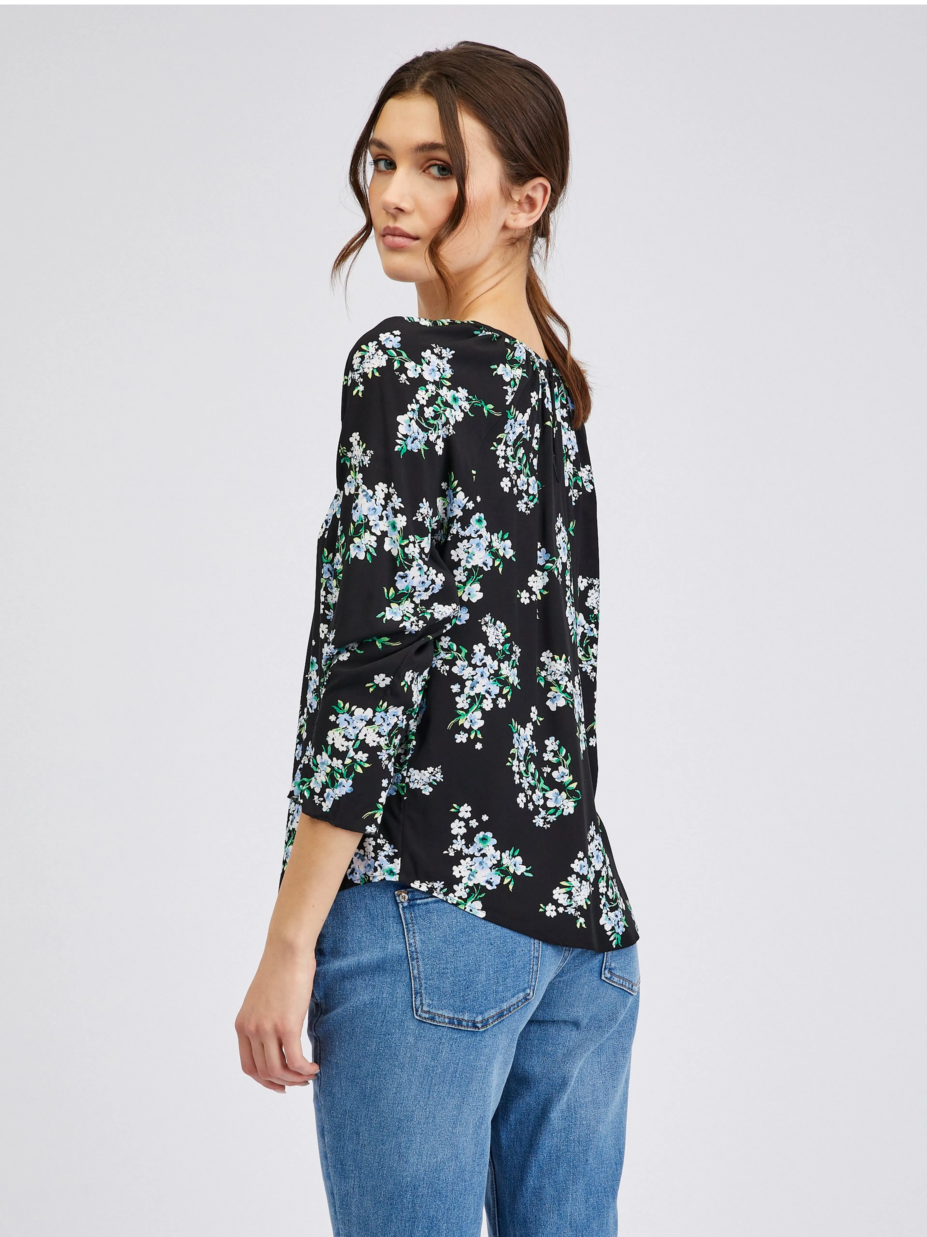 Schwarze Damenbluse mit Blumenmuster ORSAY