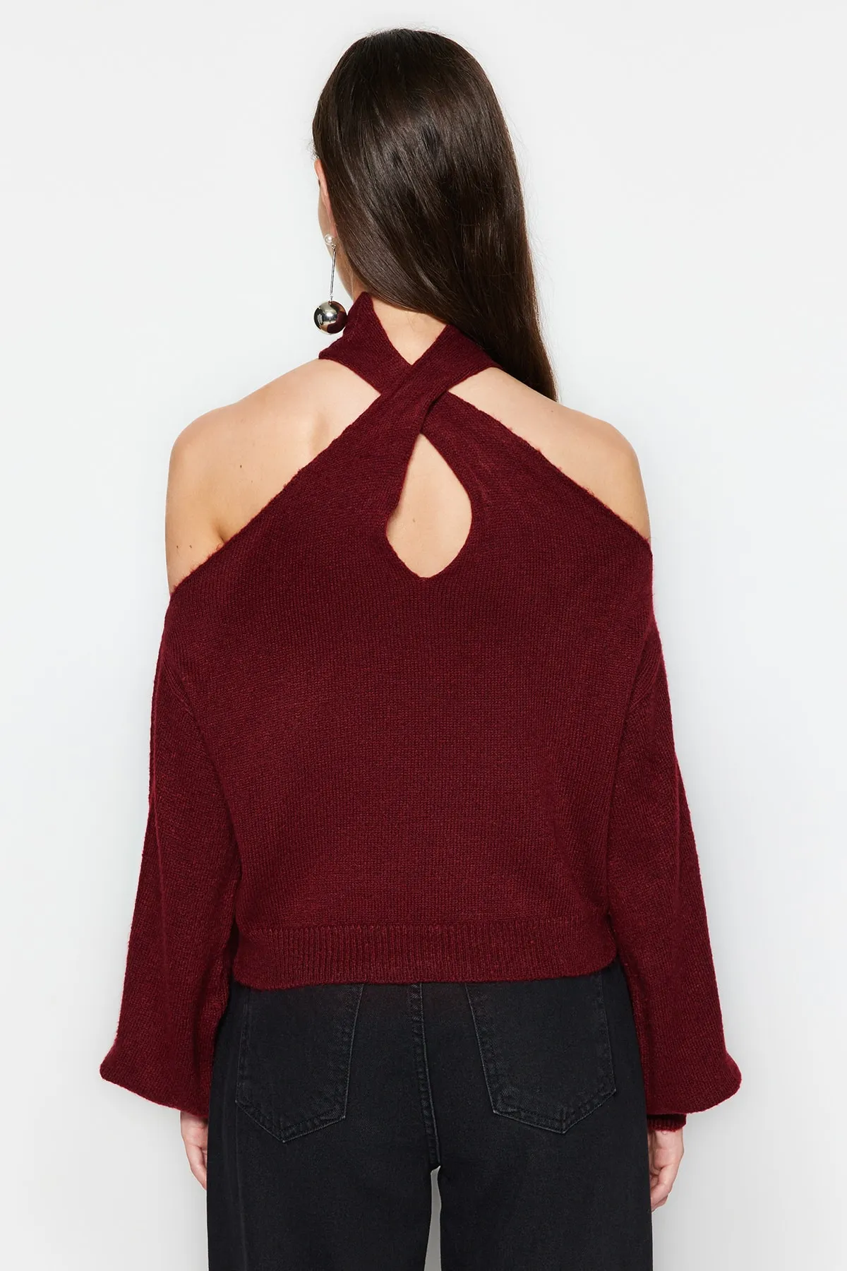 Trendyol Collection  Weinroter Strickpullover mit weicher Textur und Fenster/Ausschnitten TWOAW24KZ00166