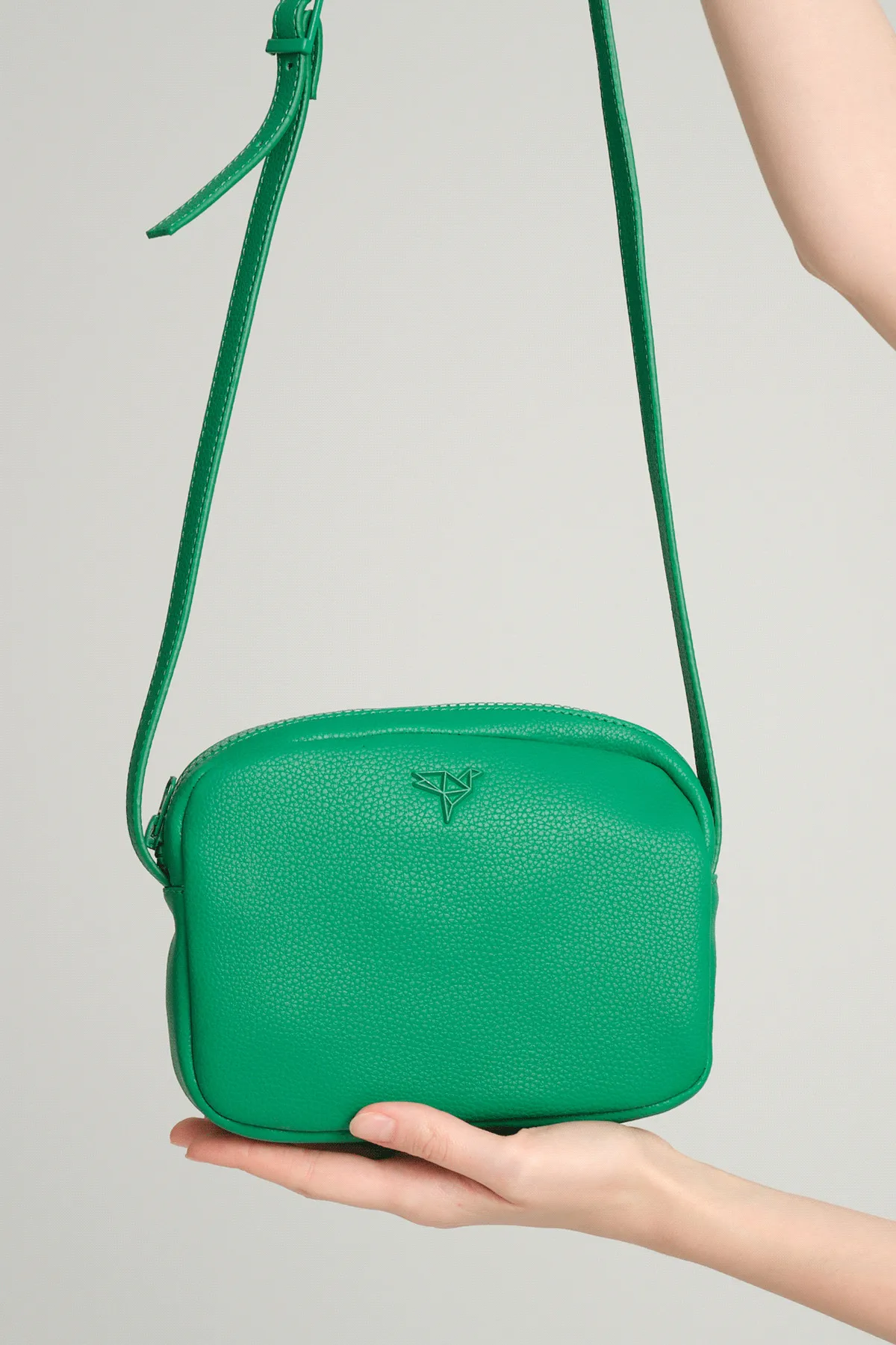 Garbalia  Liberty Green Damen-Minitasche mit verstellbarem Schultergurt mit Kreuzgriff und Reißverschluss