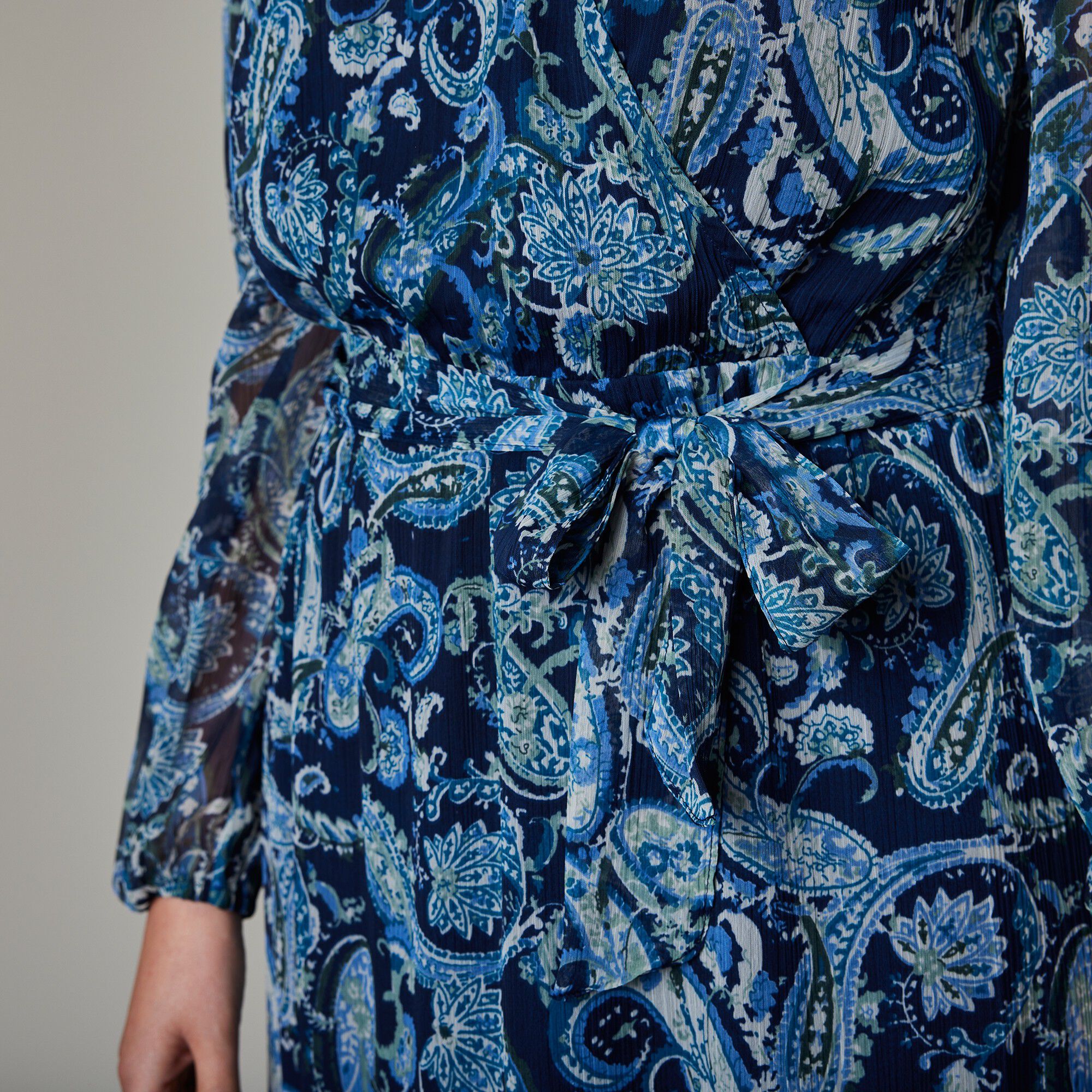 Robe mi-longue en voile imprimé cachemire