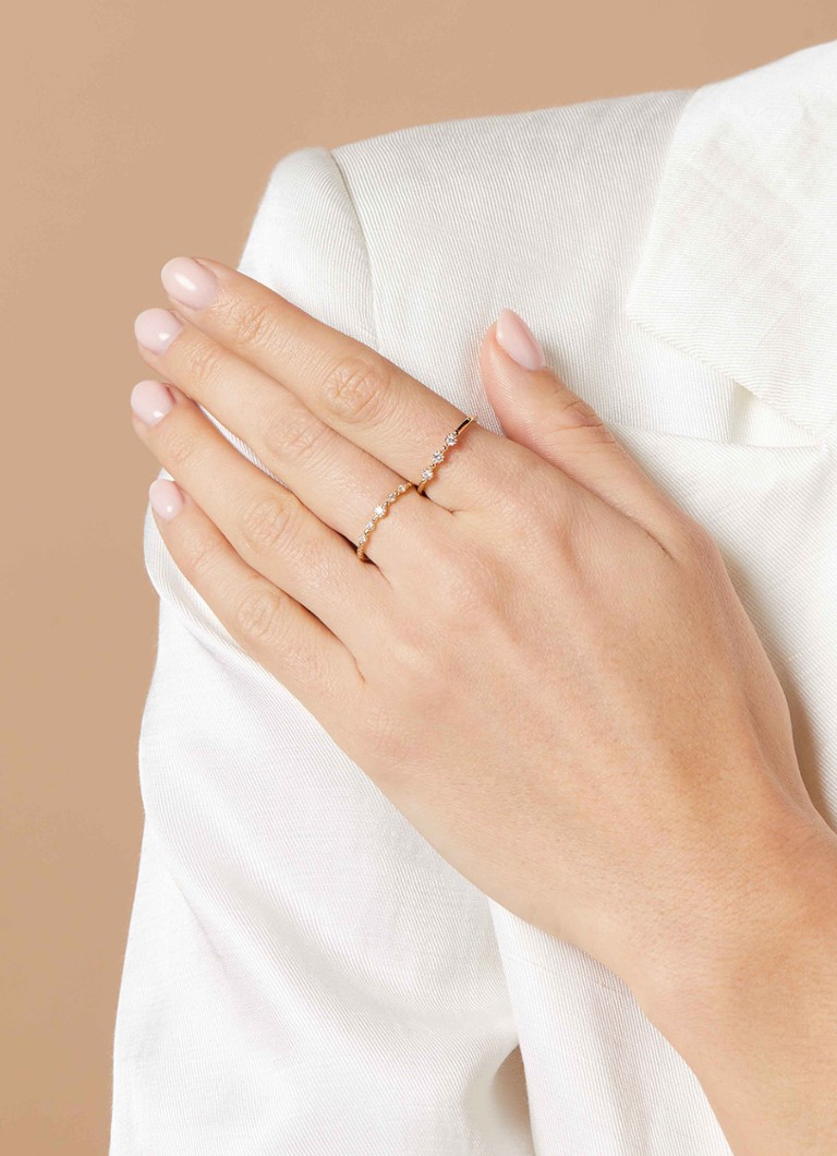 Inel cu vârf de diamant din aur galben și un diamant de 0,10 ct, Joy