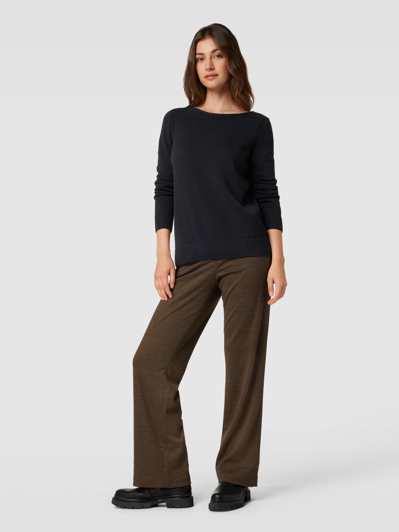Strickpullover mit U-Boot-Ausschnitt in schwarz