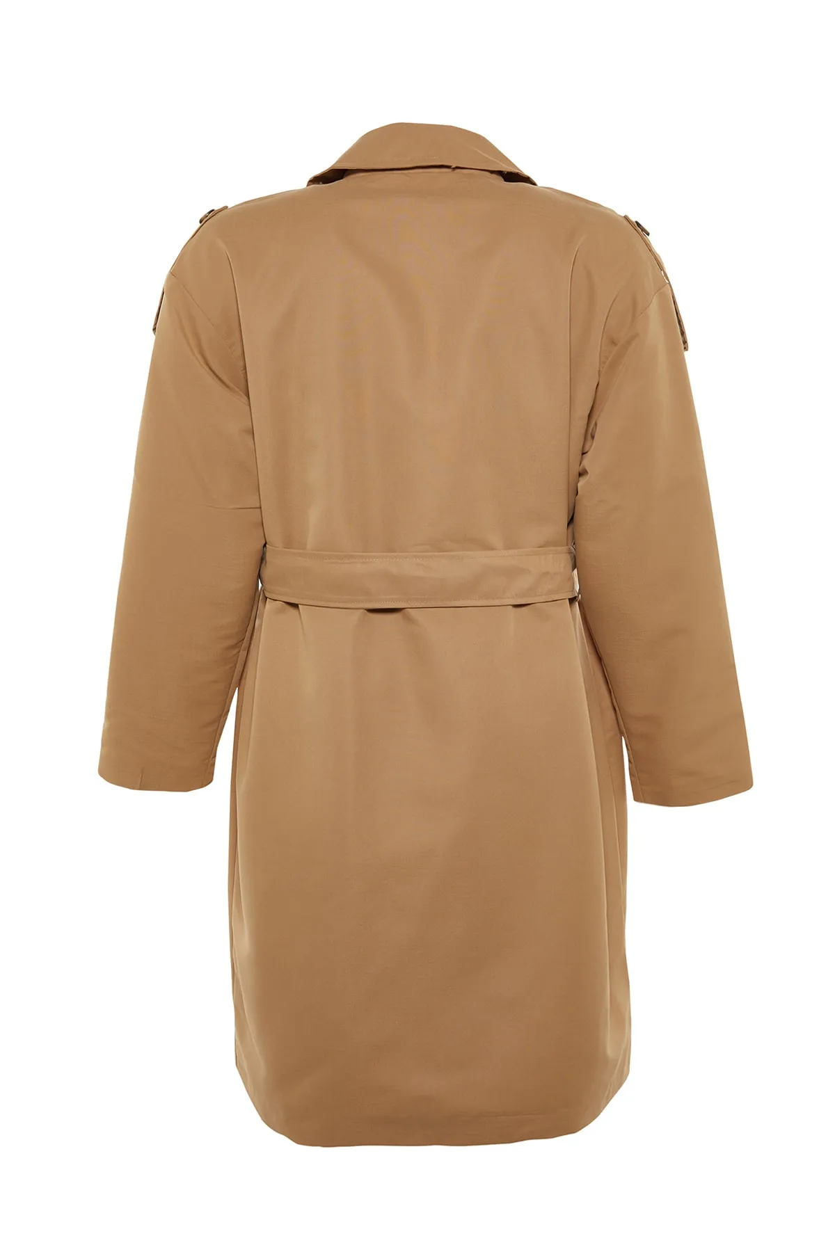 Trendyol Curve  Kamelfarbener Trenchcoat mit Schulterklappen, detailliertem Jackenkragen und Gürtel und breiter Passform