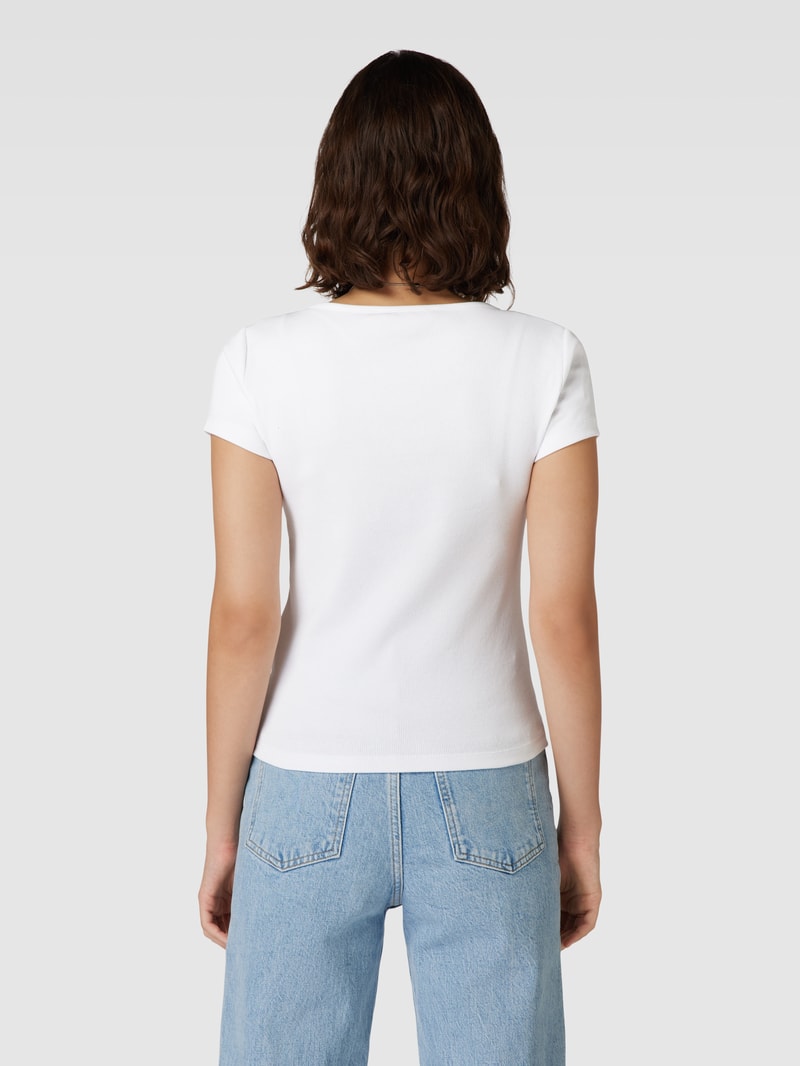 T-Shirt mit kurzer Knopfleiste in weiß
