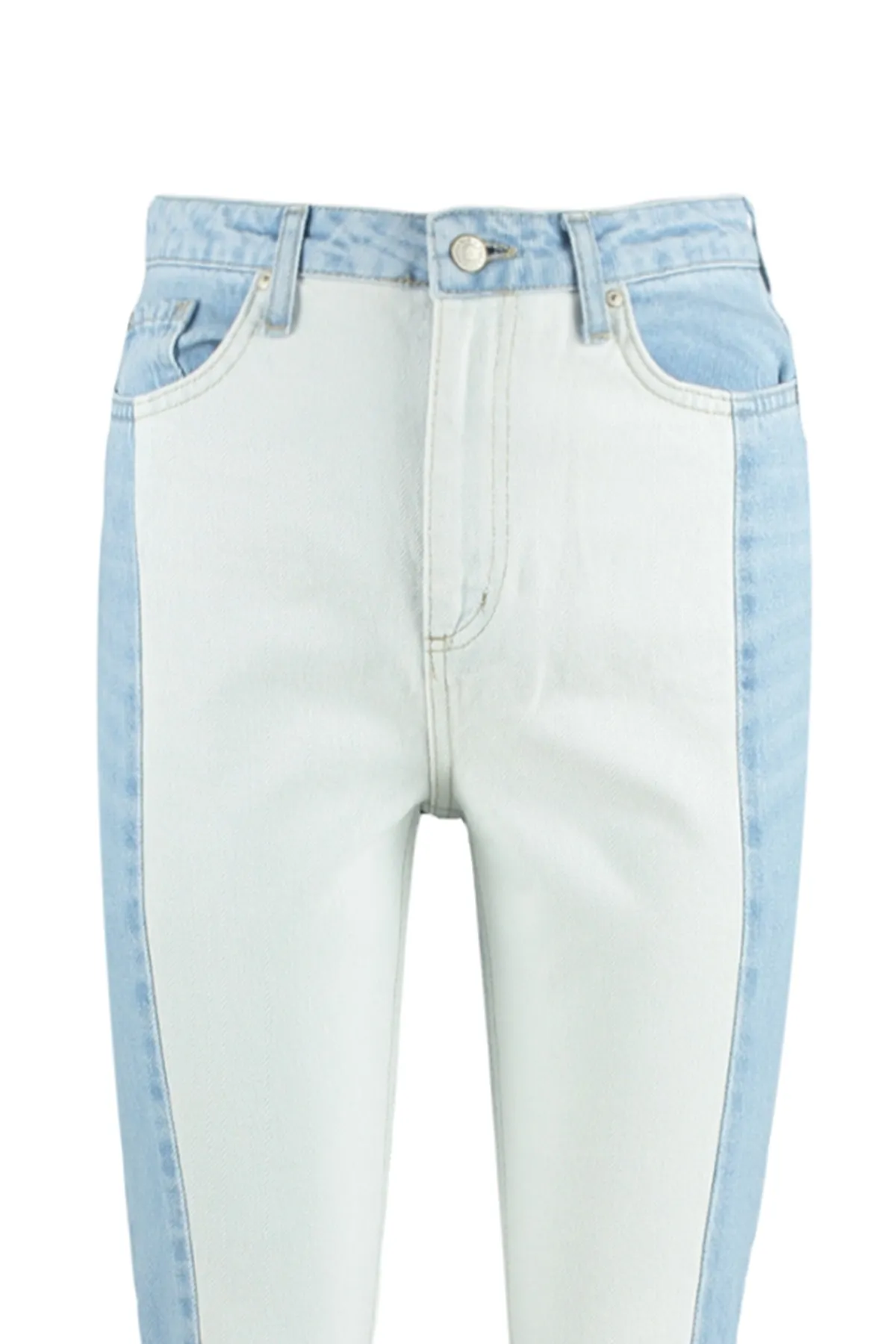 Trendyol Collection  Hellblaue, blockige Mom-Jeans mit hoher Taille TWOSS20JE0080