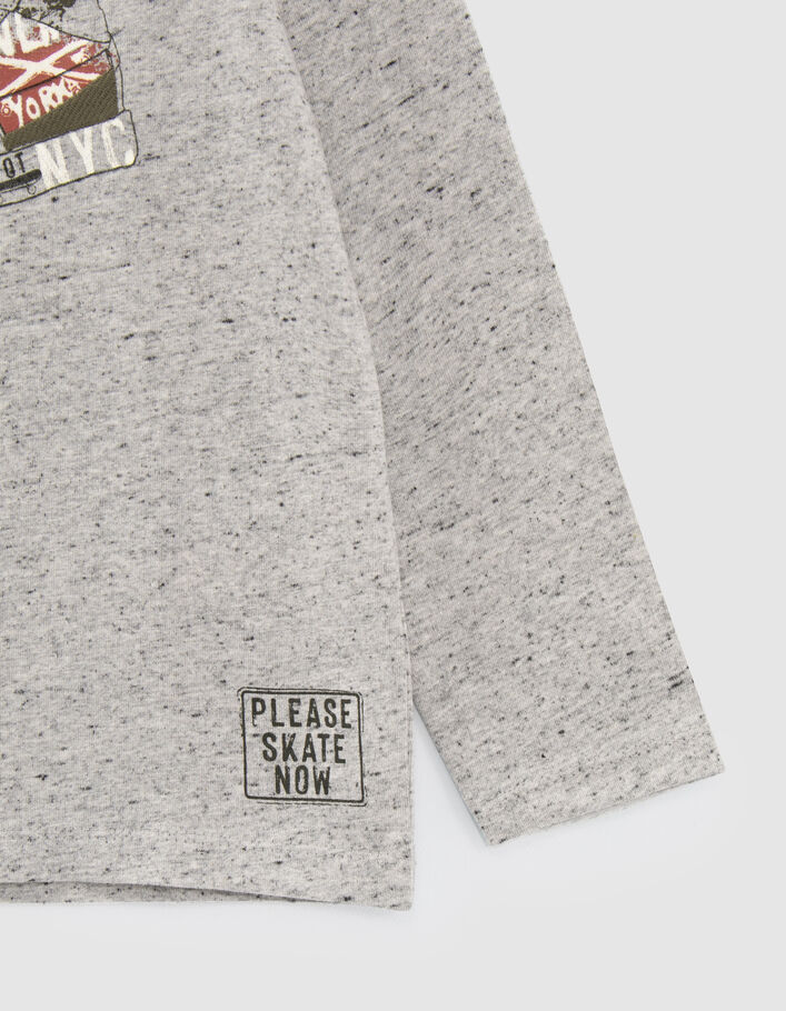 T-shirt gris chiné avec sneakers brodées garçon