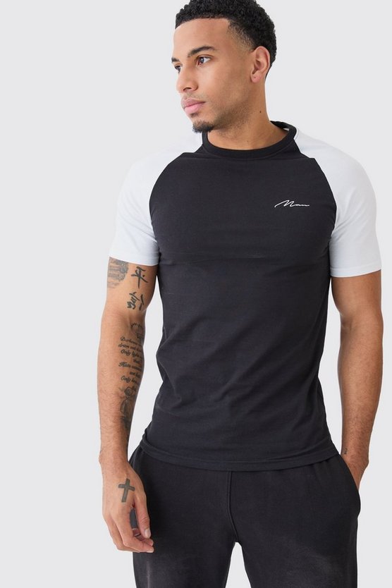 Muscle-Fit Man Signature Raglan T-Shirt